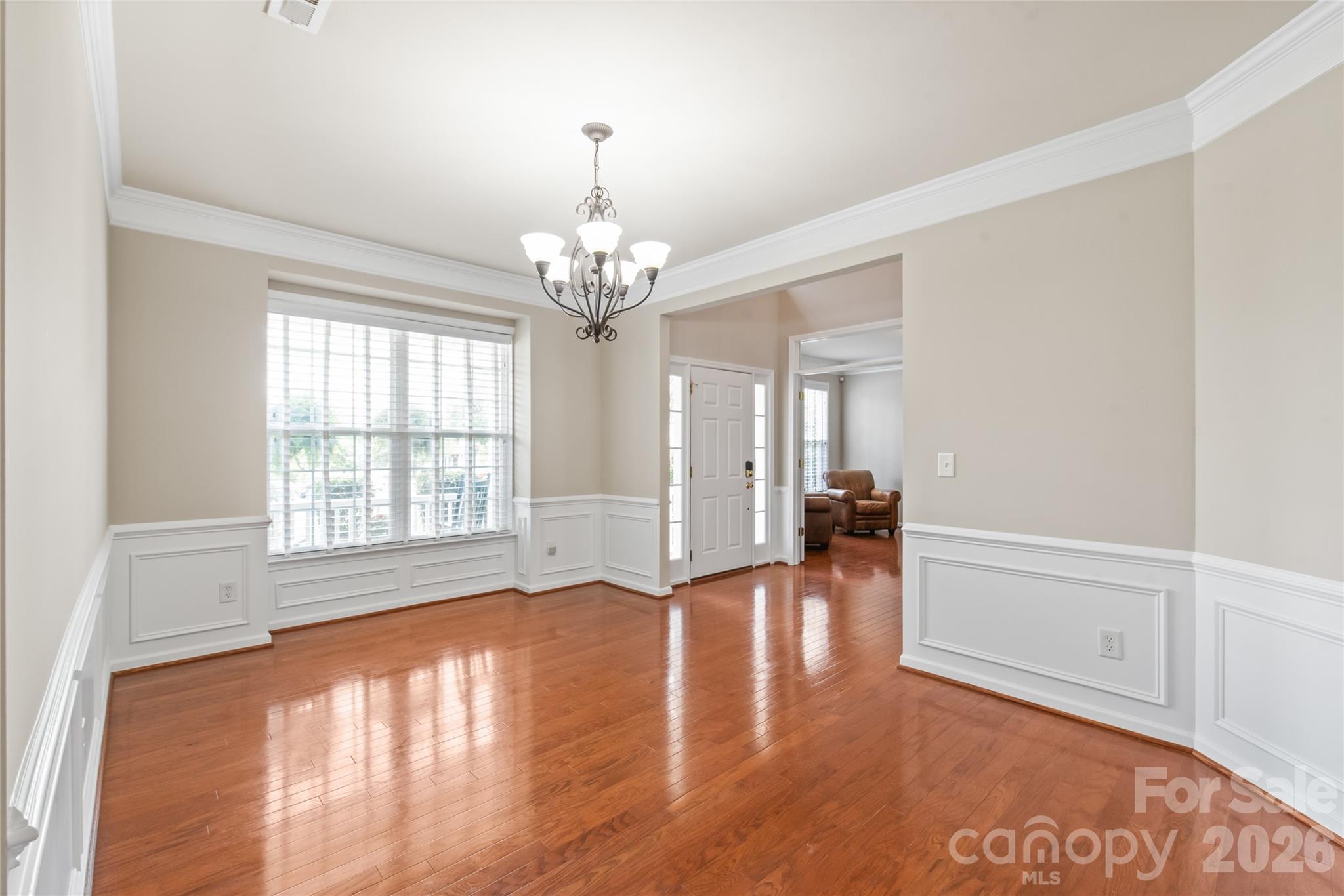 1906 Birchbrook Court Property Photo 10