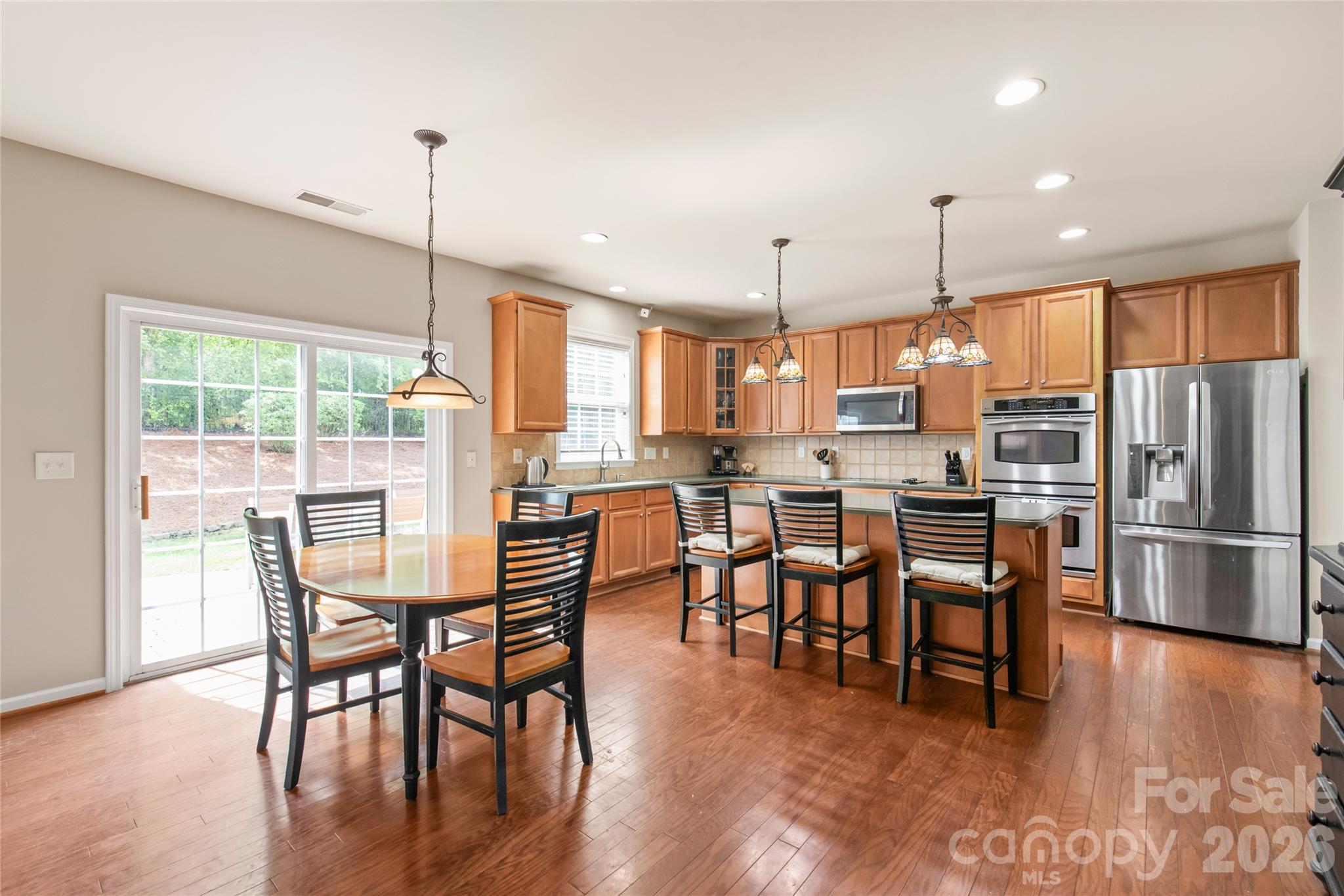 1906 Birchbrook Court Property Photo 16