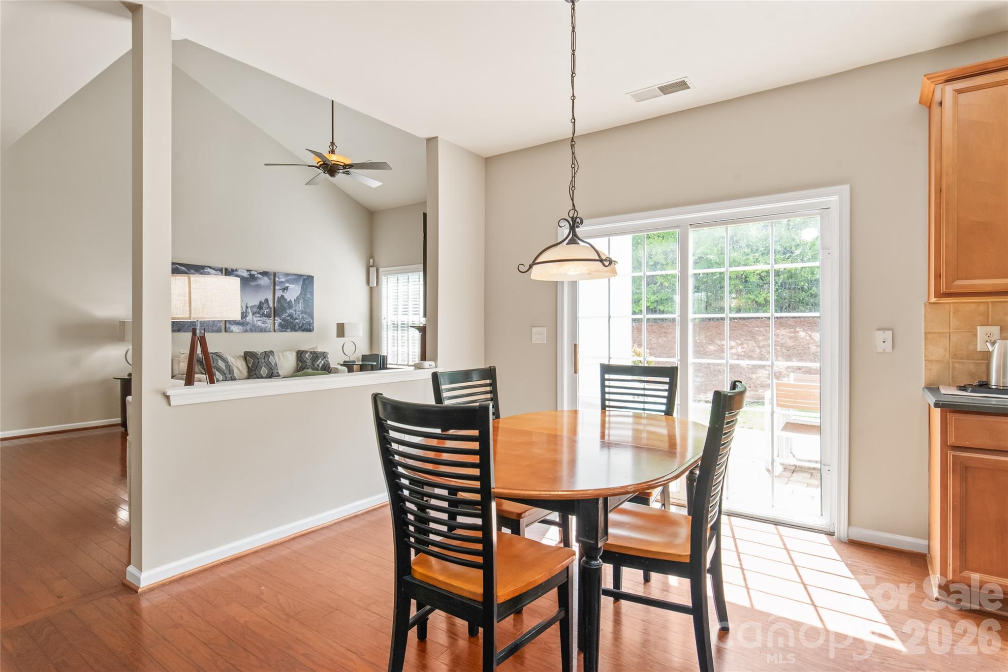 1906 Birchbrook Court Property Photo 17