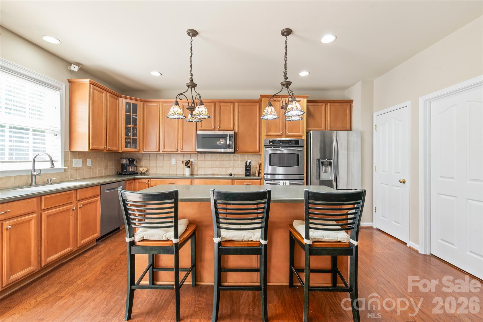 1906 Birchbrook Court Property Photo 19