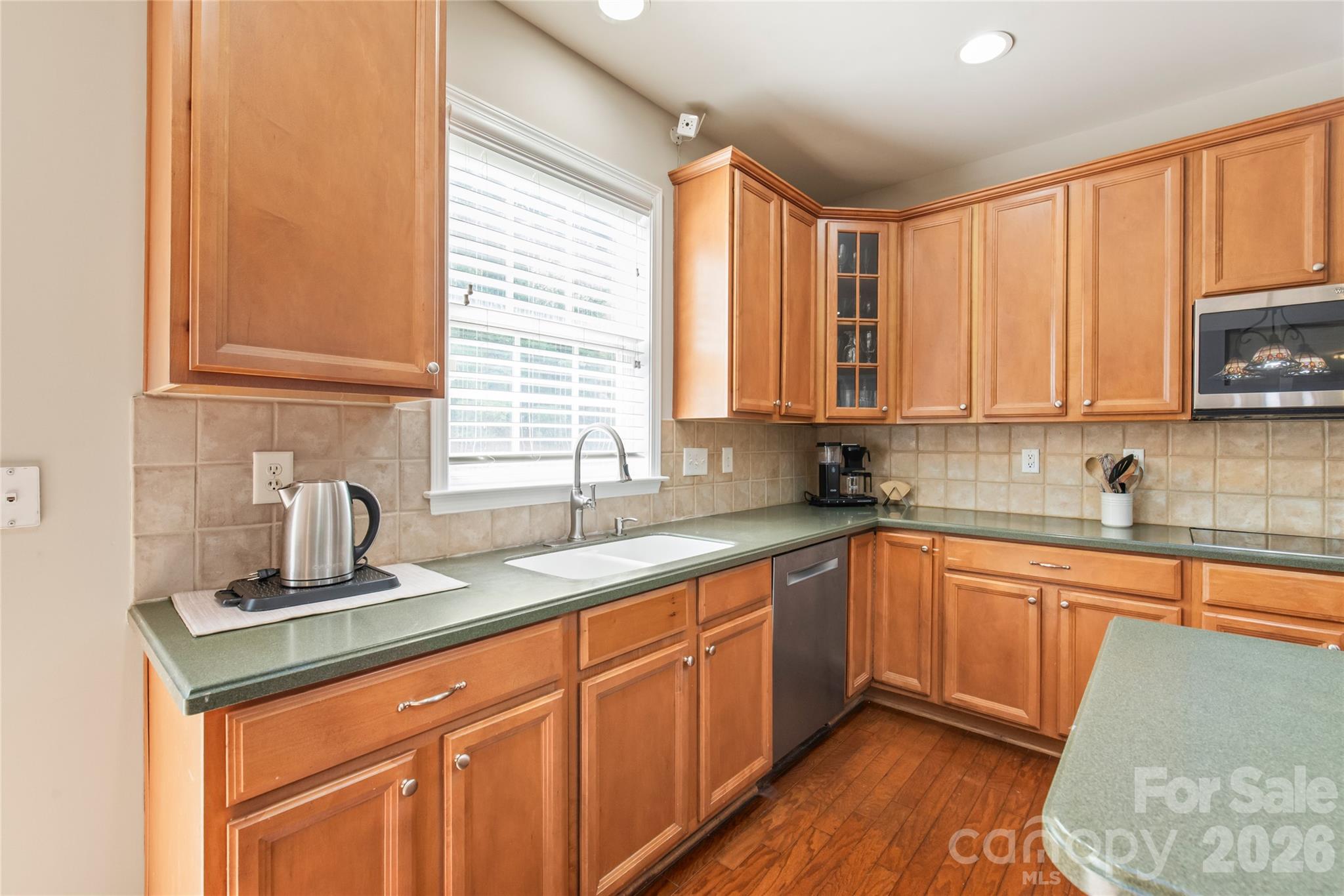 1906 Birchbrook Court Property Photo 20