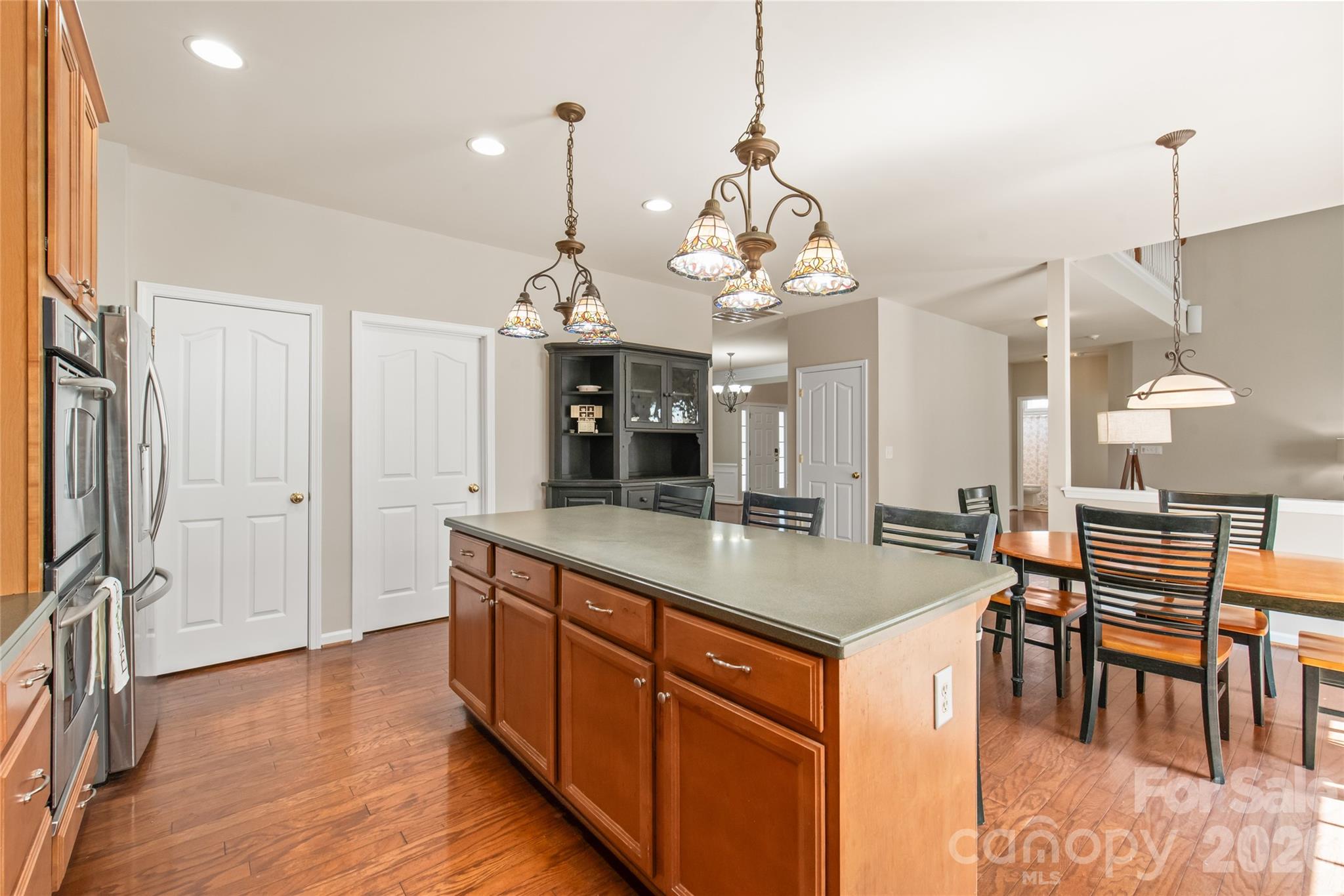 1906 Birchbrook Court Property Photo 21