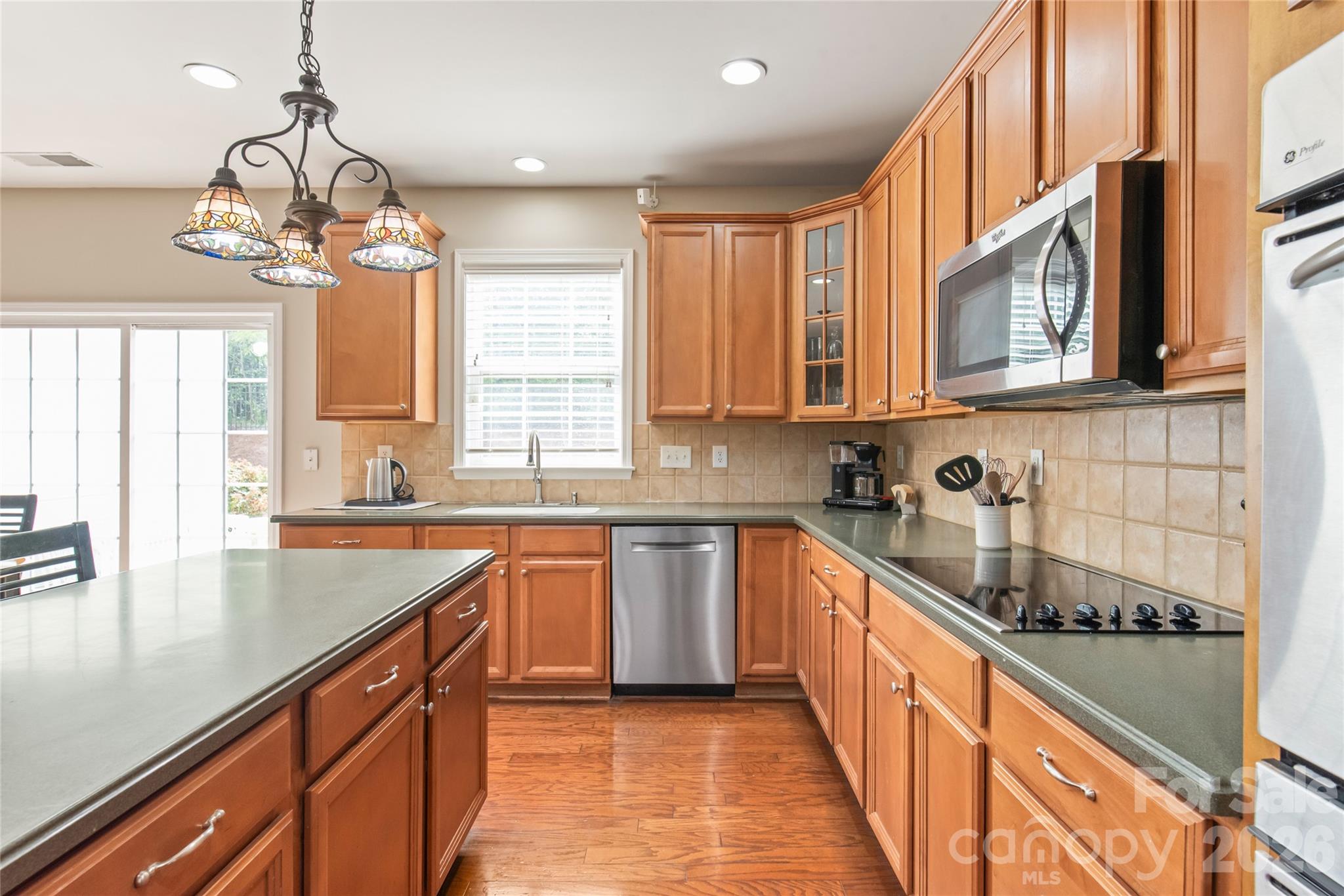 1906 Birchbrook Court Property Photo 22