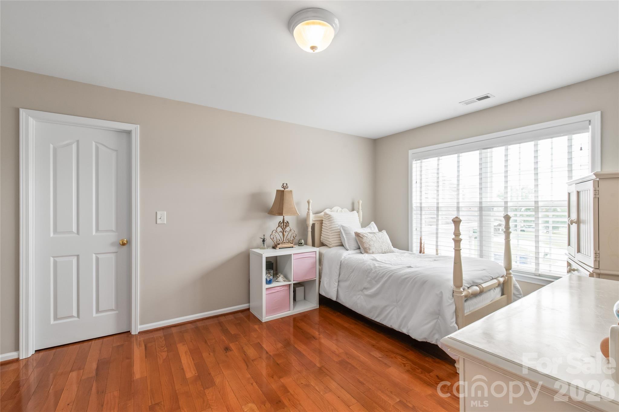 1906 Birchbrook Court Property Photo 35