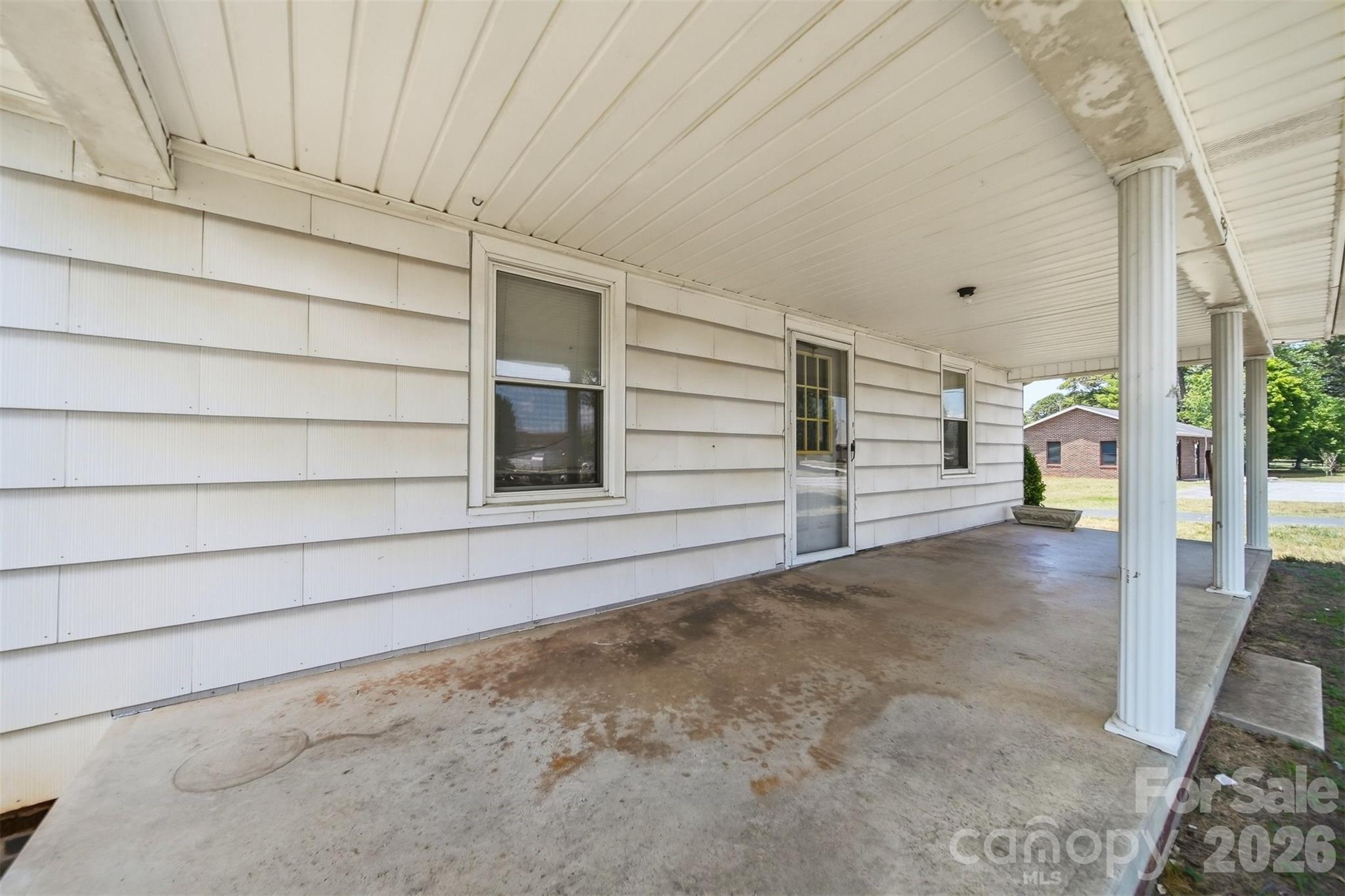 592 Main Street Property Photo 2