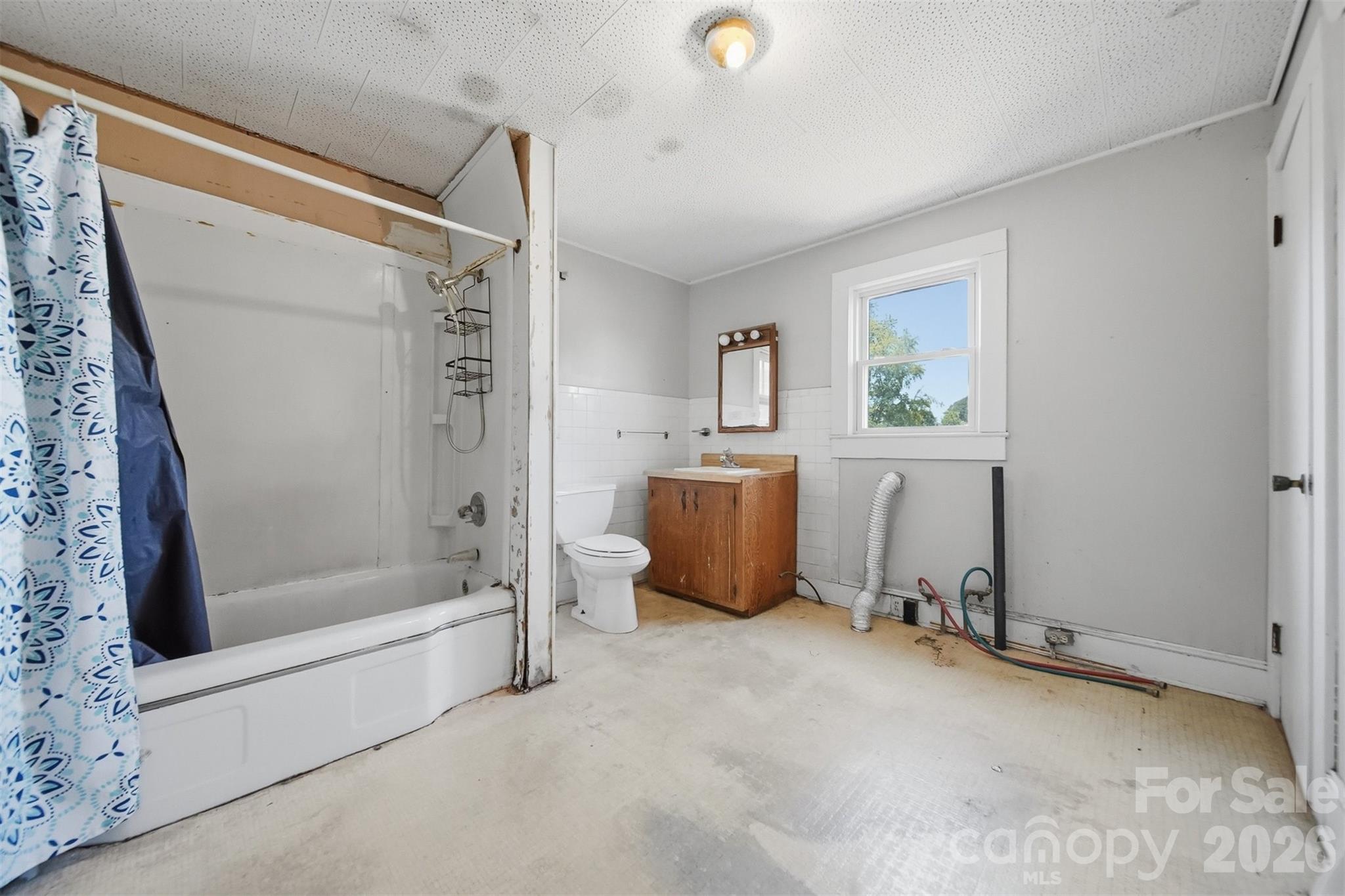 592 Main Street Property Photo 12