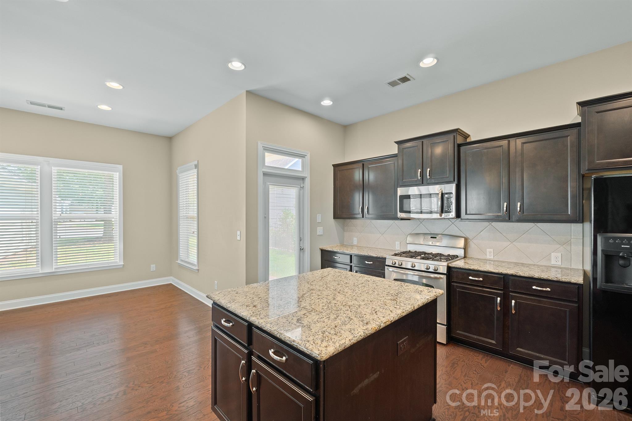 331 Montibello Drive Property Photo 16