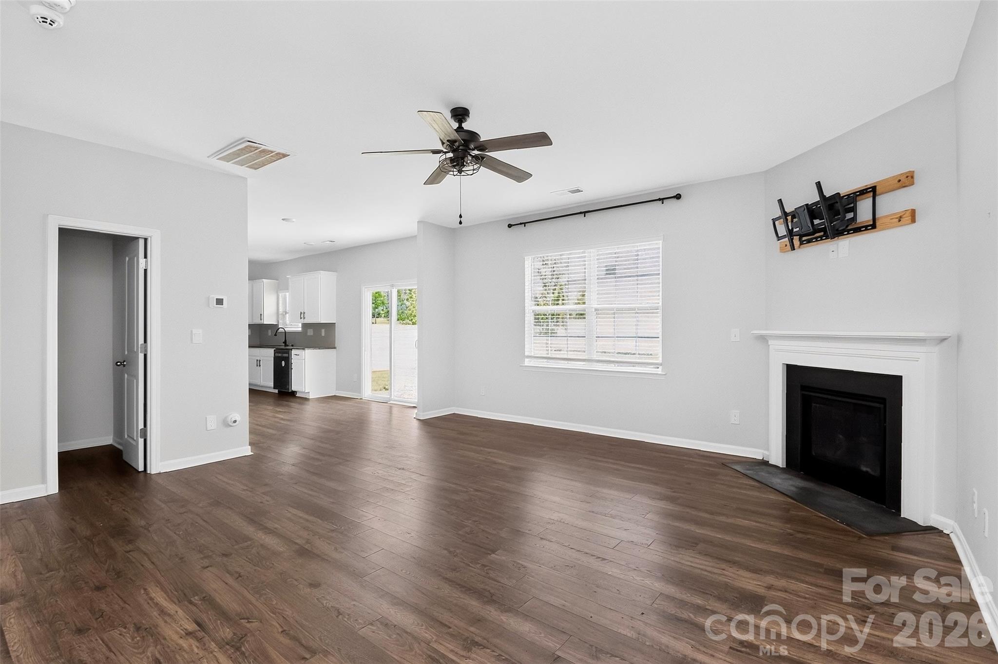 9203 Mackinaw Drive Property Photo 5