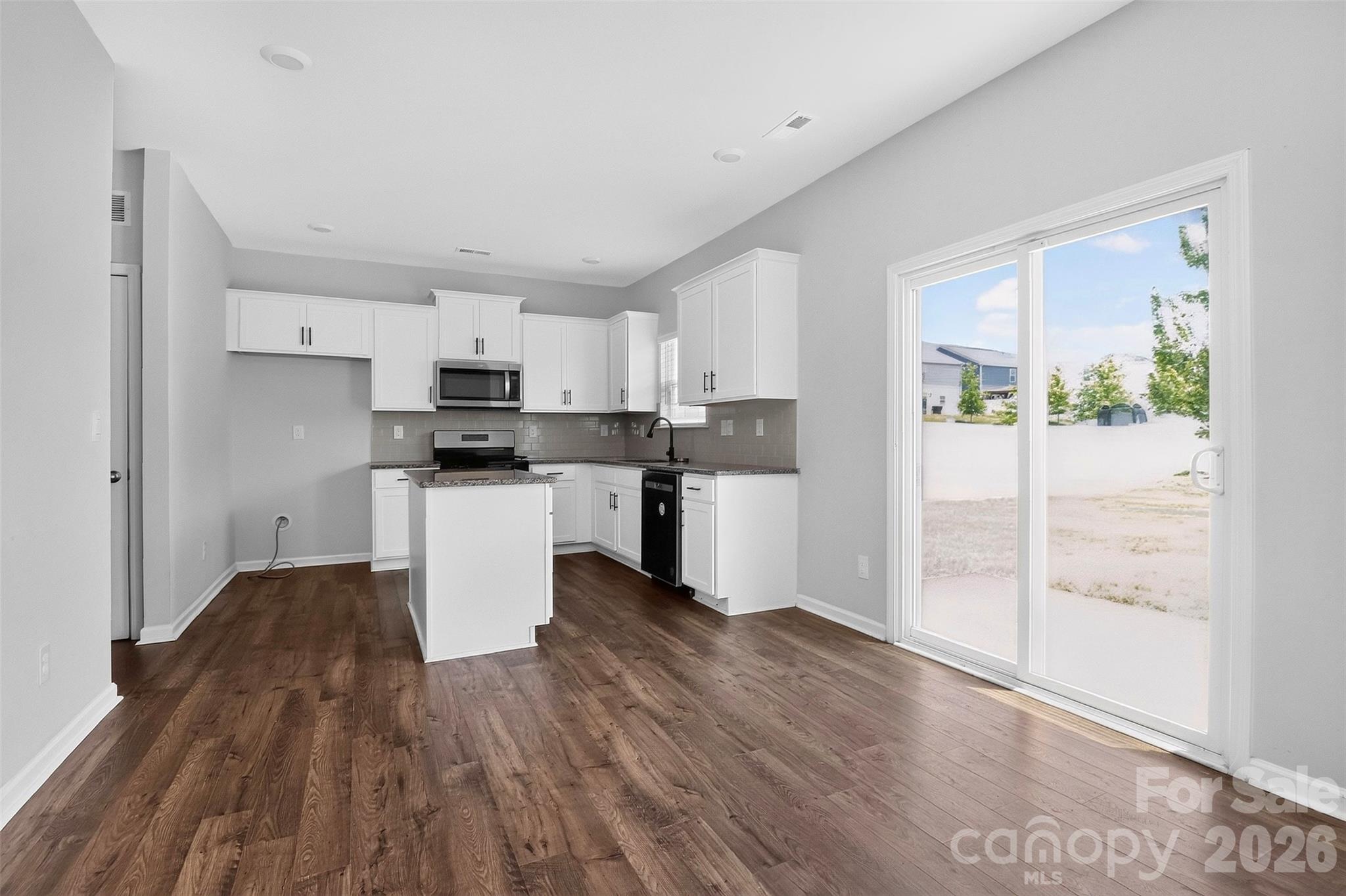 9203 Mackinaw Drive Property Photo 8