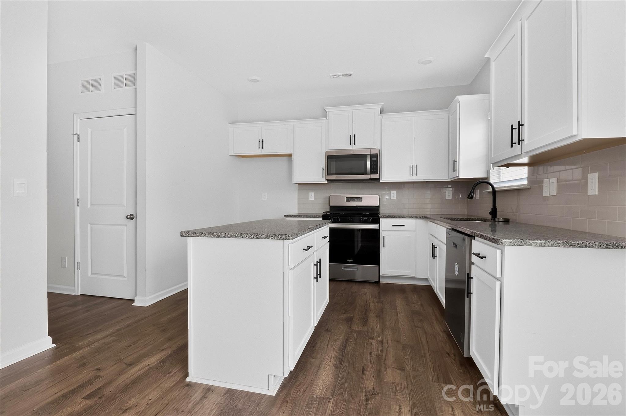9203 Mackinaw Drive Property Photo 10
