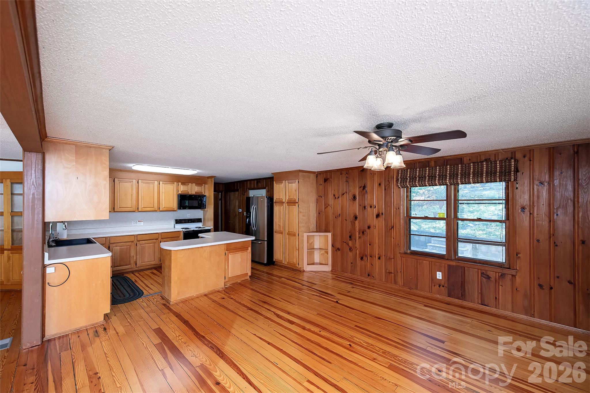 15722 Rhinehill Road Property Photo 4