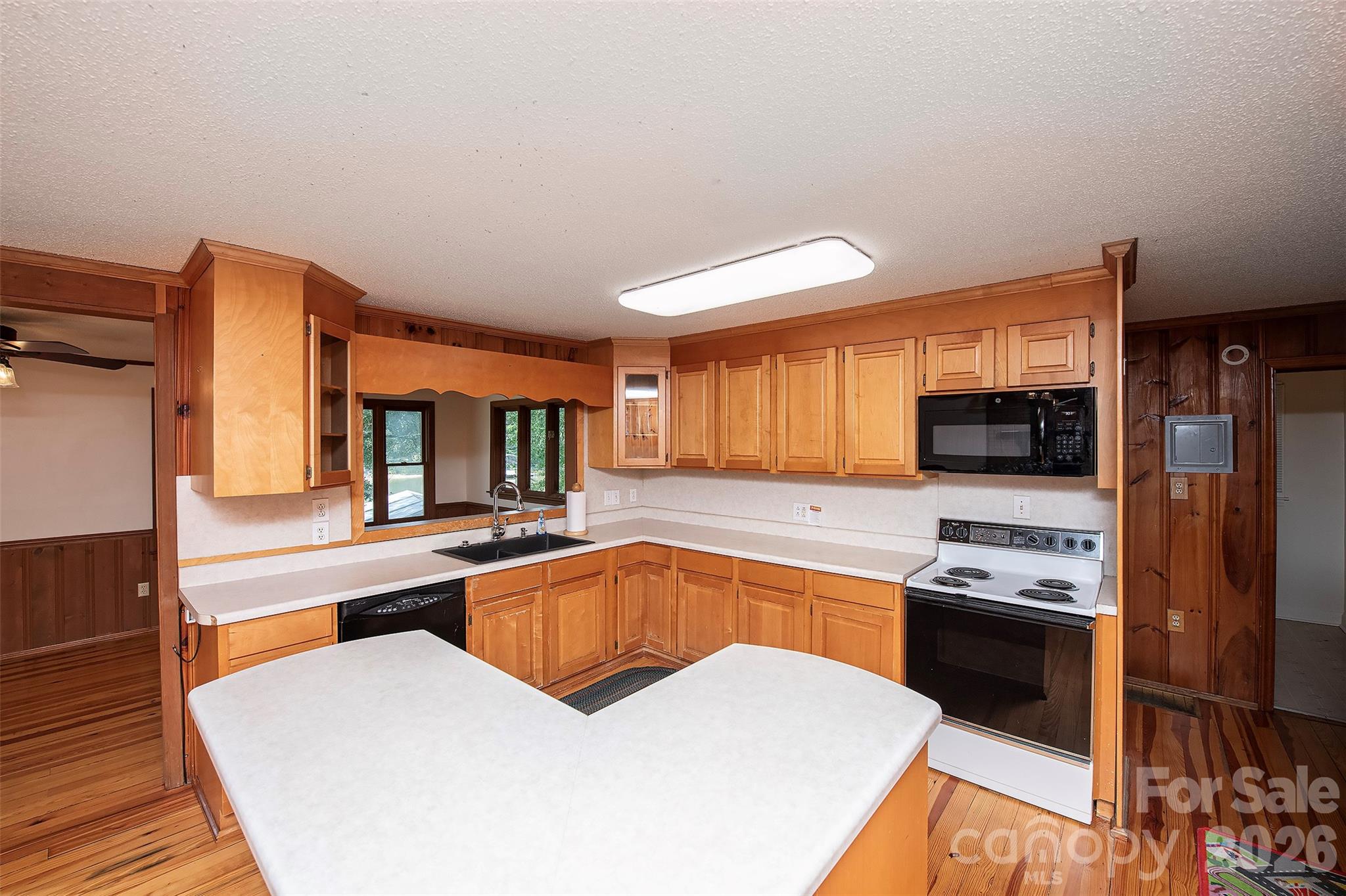 15722 Rhinehill Road Property Photo 6