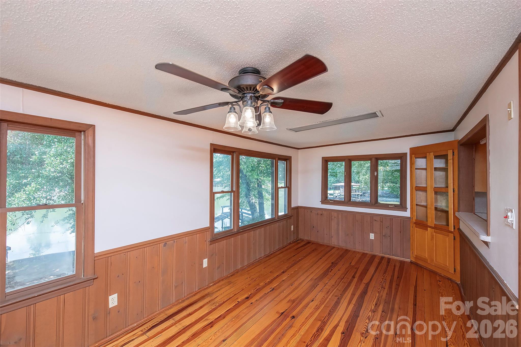 15722 Rhinehill Road Property Photo 10