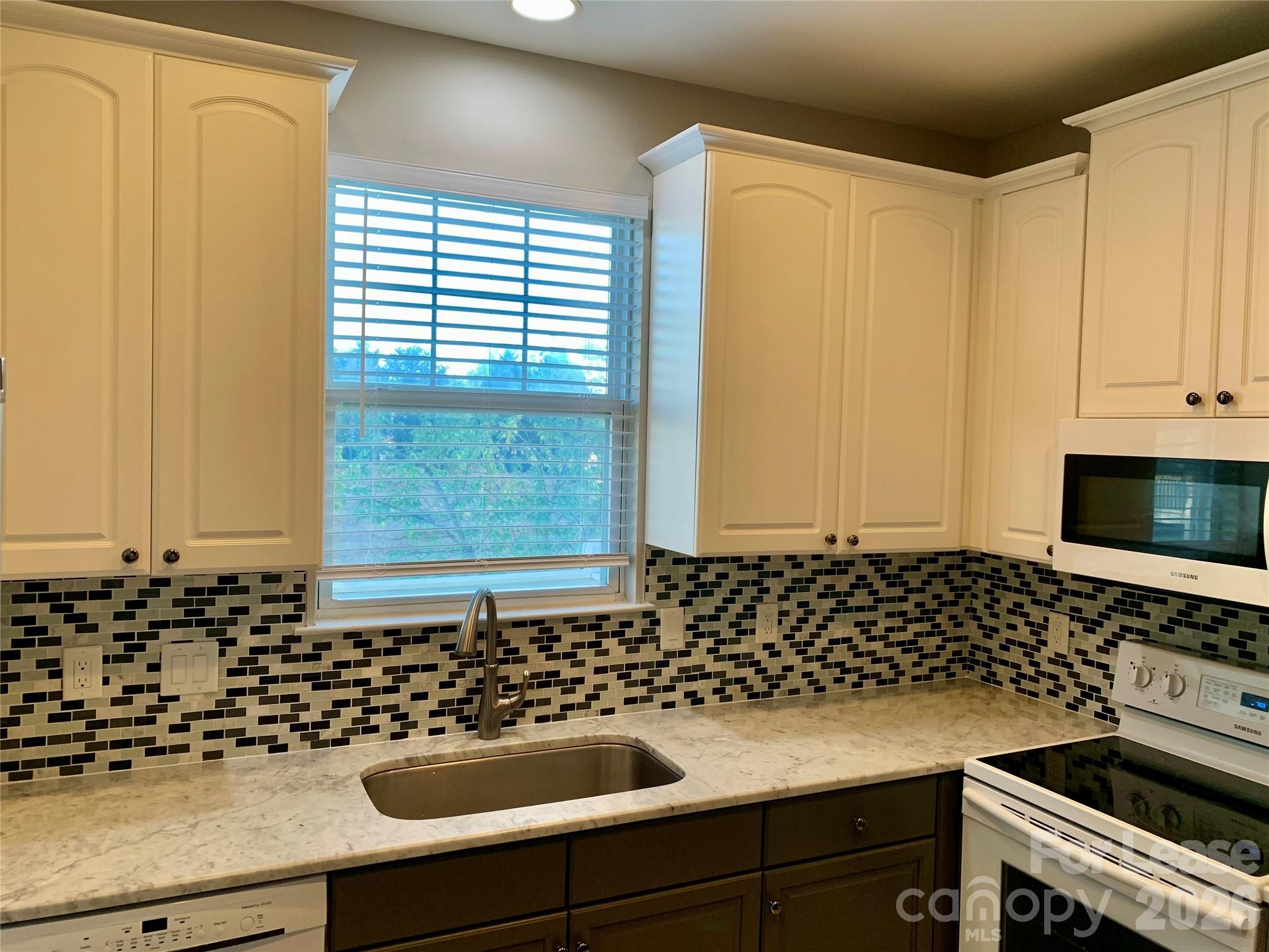 14131 Richmond Park Avenue Property Photo 7