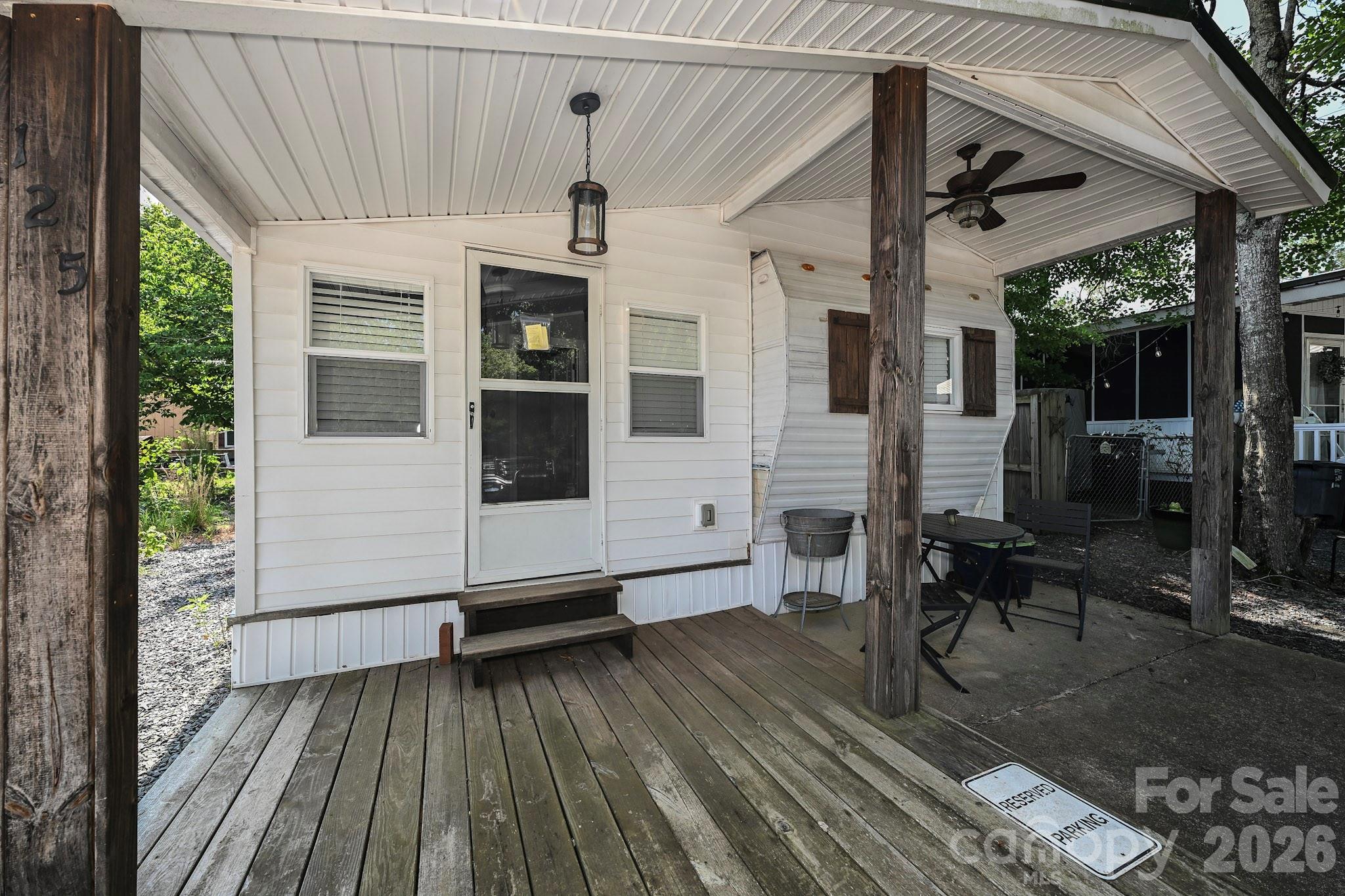 125 Hollywood Trail Property Photo 3