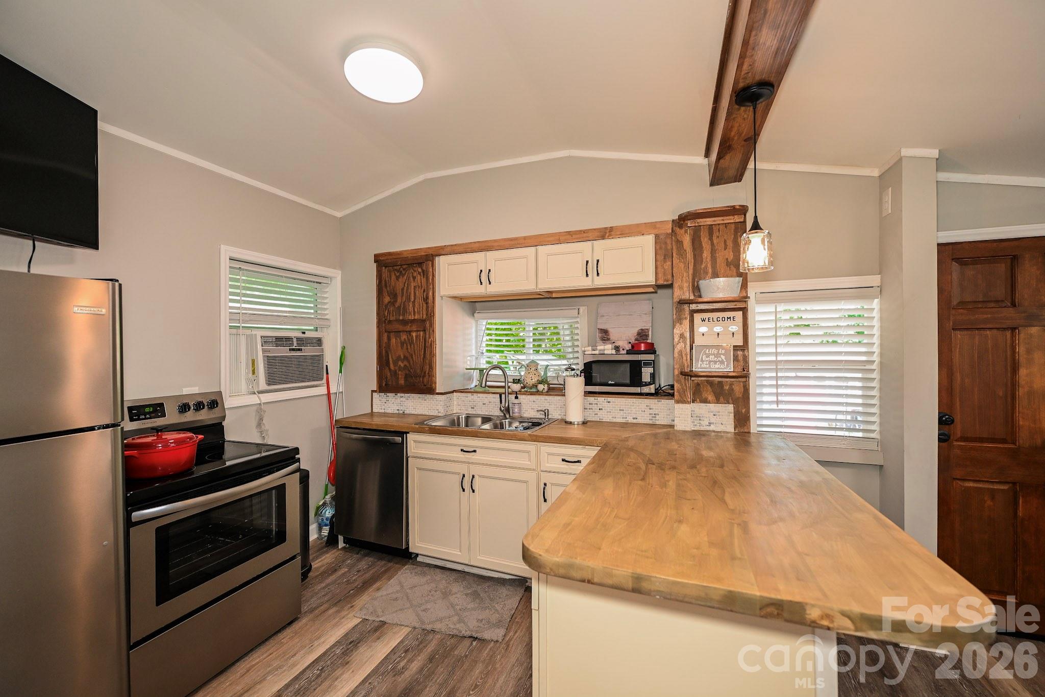 125 Hollywood Trail Property Photo 9