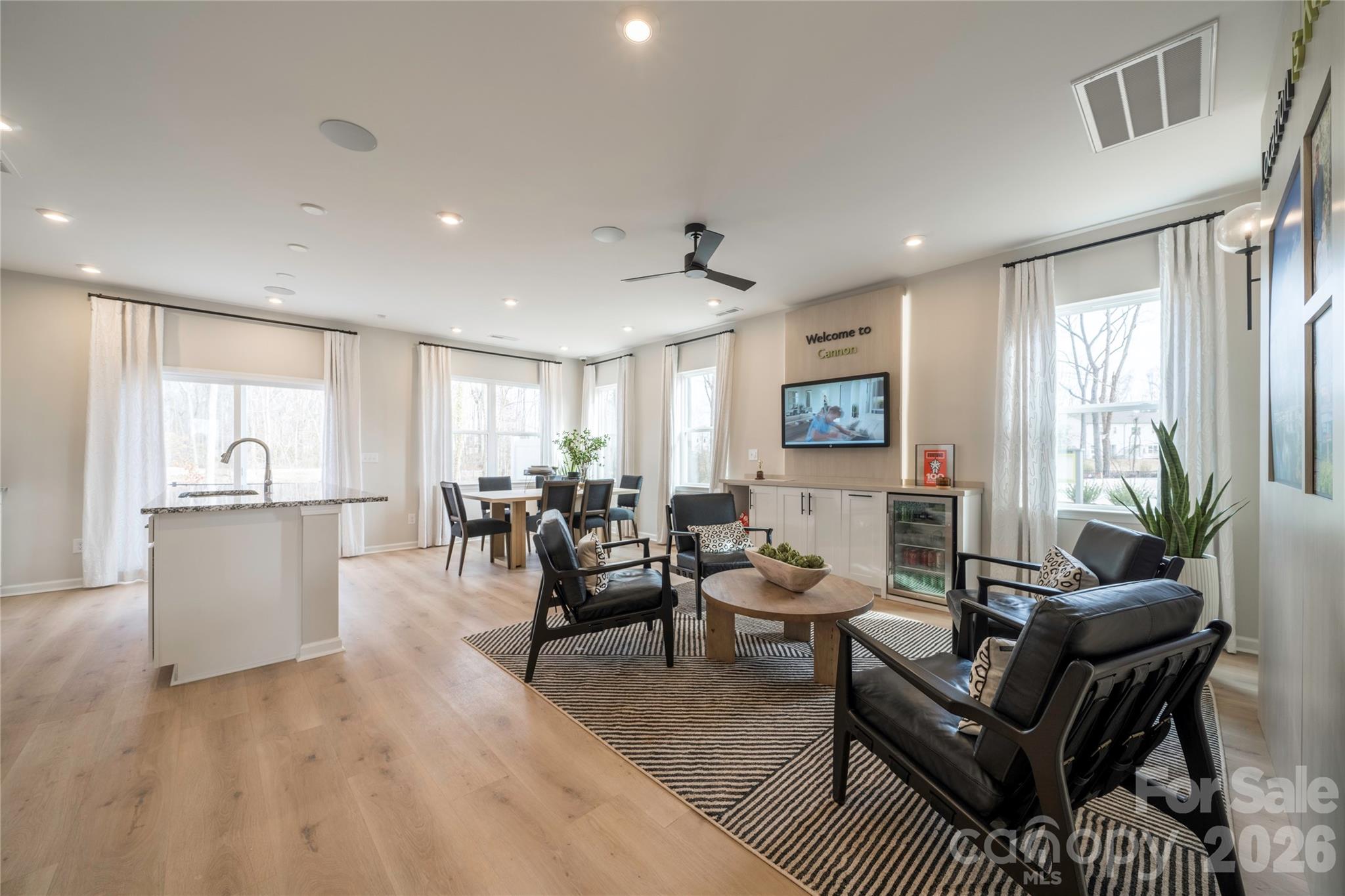 6041 Longar Lane Property Photo 2