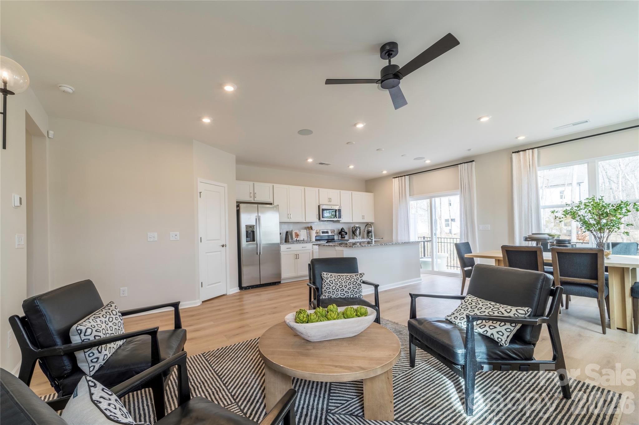 6041 Longar Lane Property Photo 3