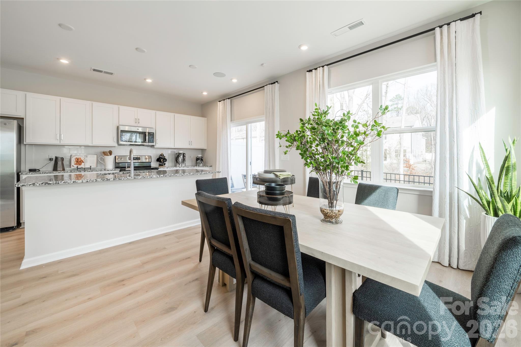 6041 Longar Lane Property Photo 4