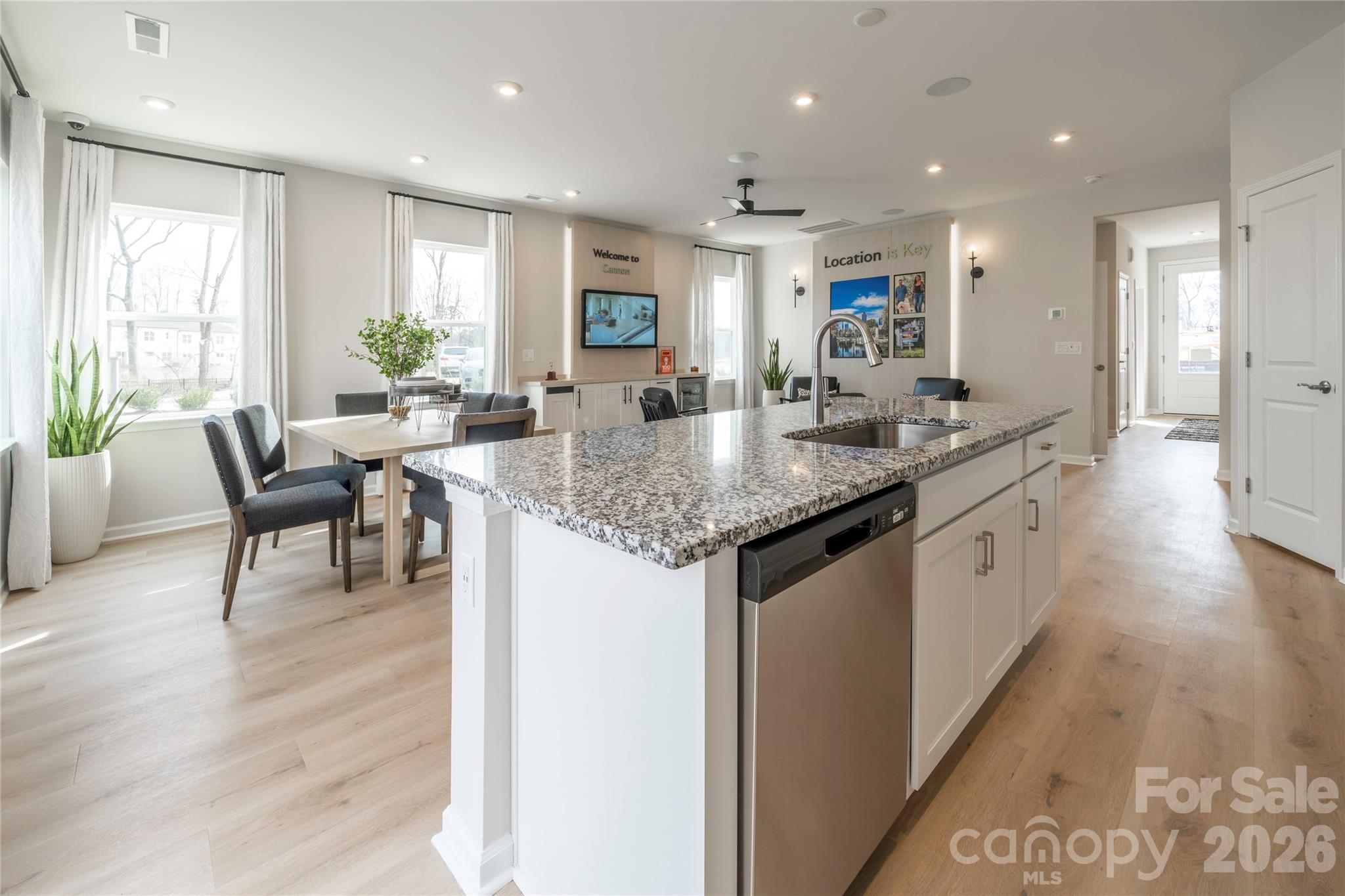 6041 Longar Lane Property Photo 11