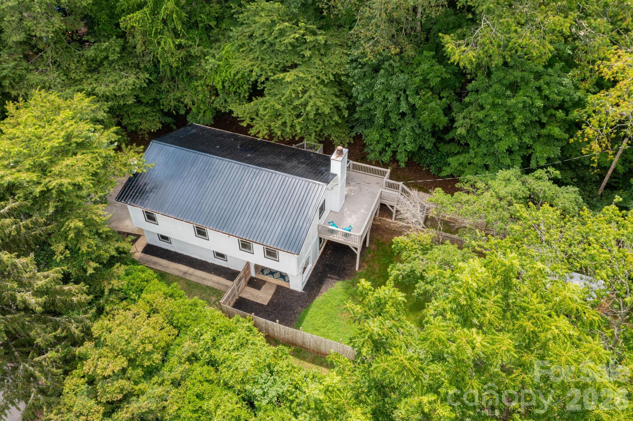 144 Pinehaven Drive Property Photo 4