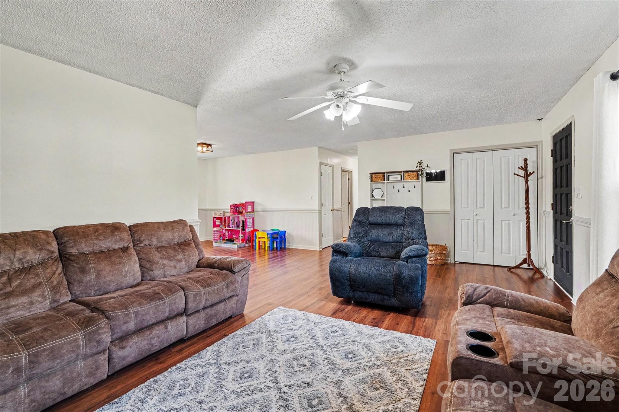 114 Redbird Lane Property Photo 6