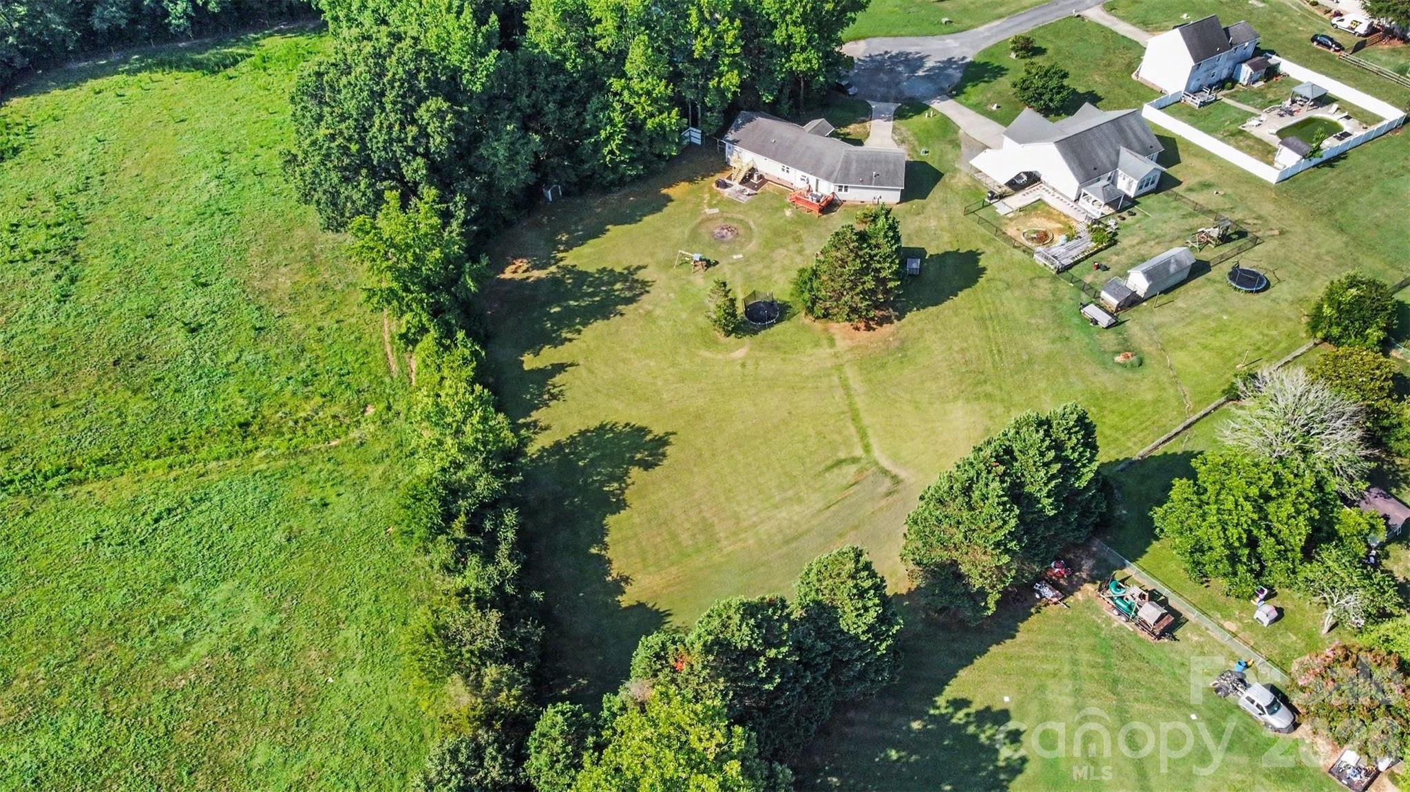 114 Redbird Lane Property Photo 28