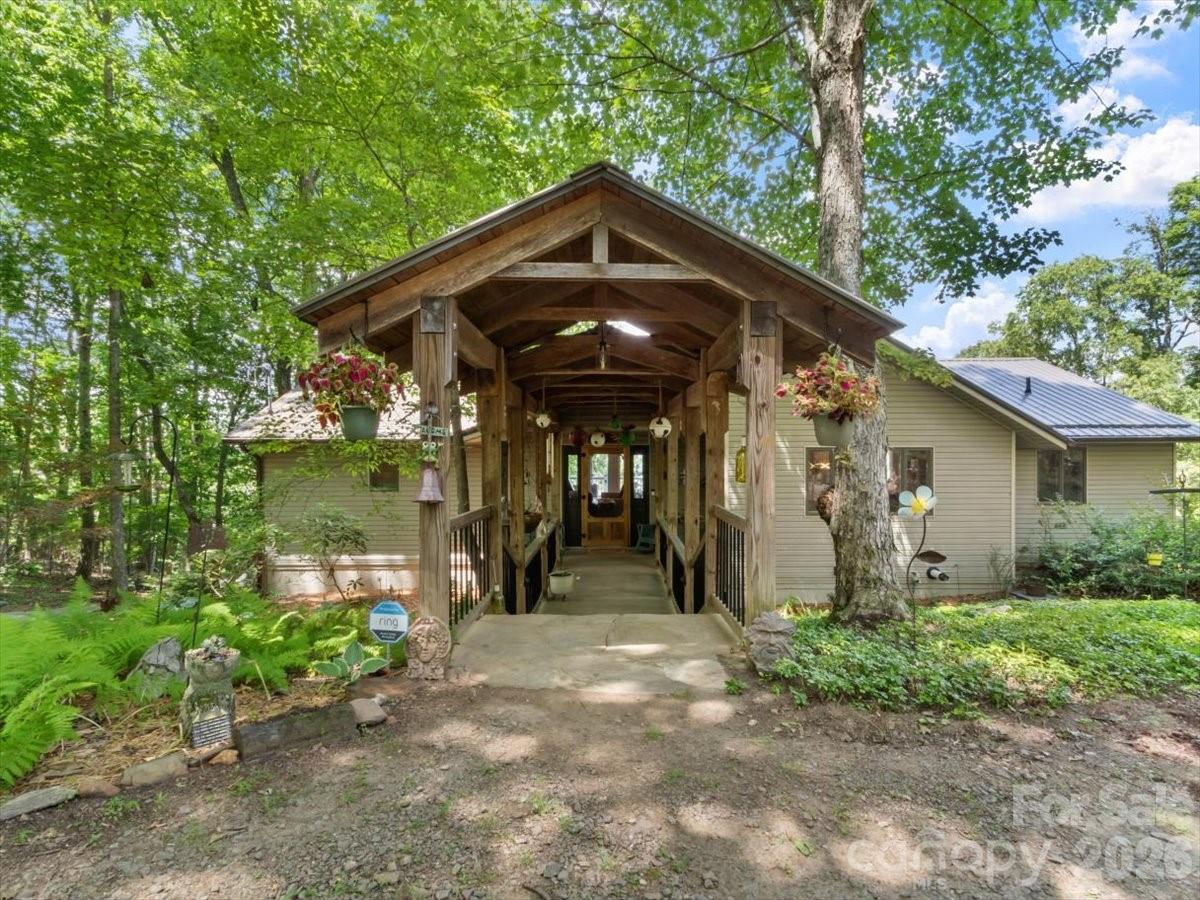 1355 Moonshine Mountain Road 32