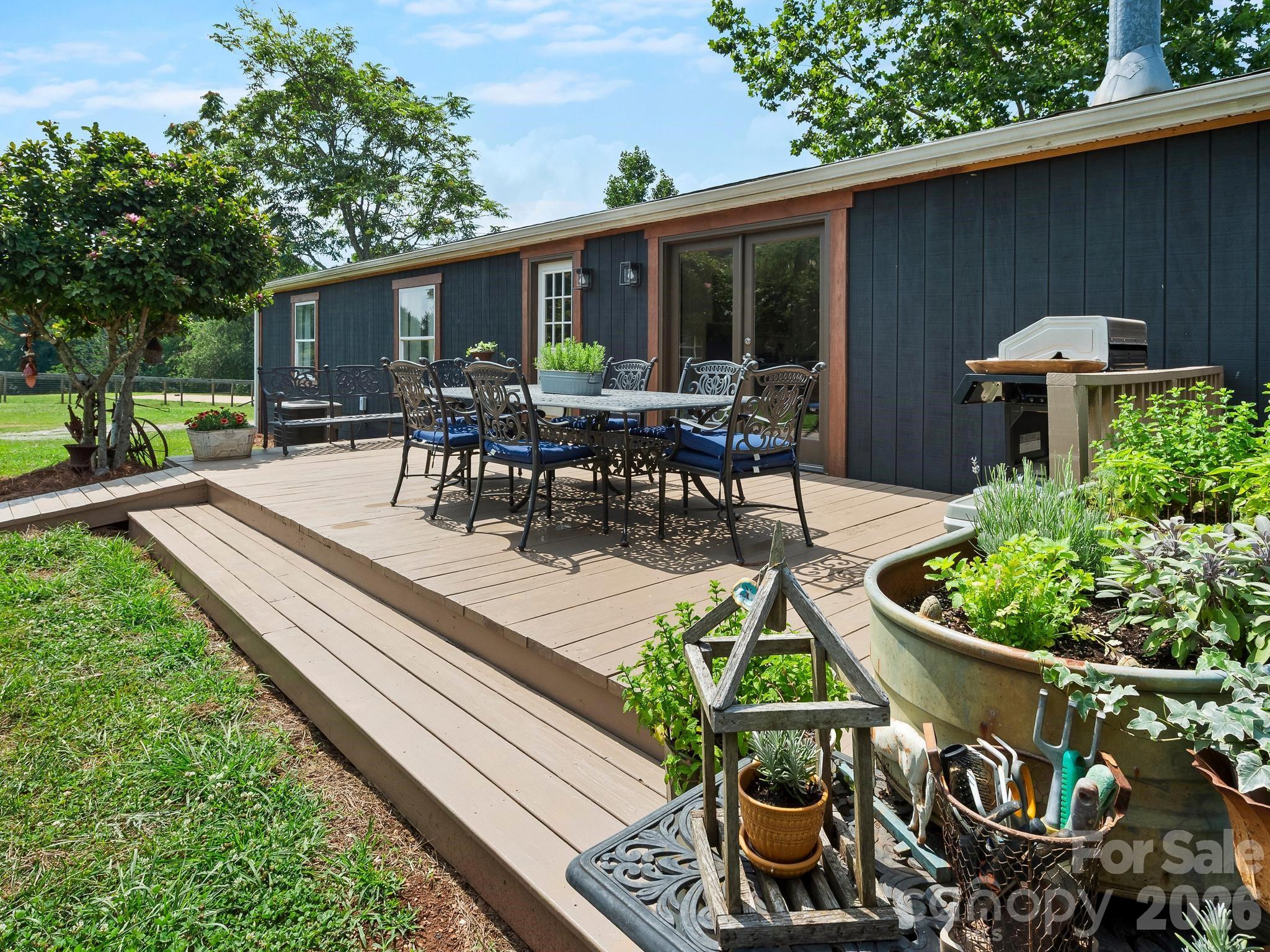 1541 Sandy Springs Road Property Photo 4
