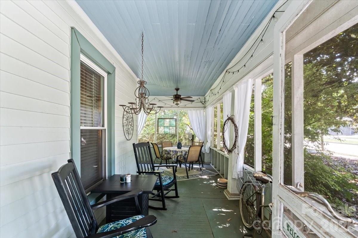 221 N Main Street Property Photo 5