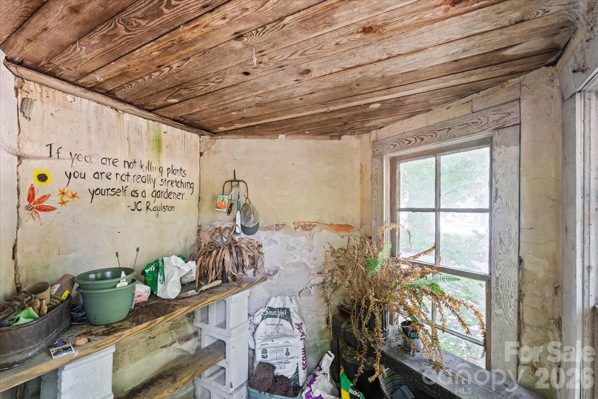 221 N Main Street Property Photo 37