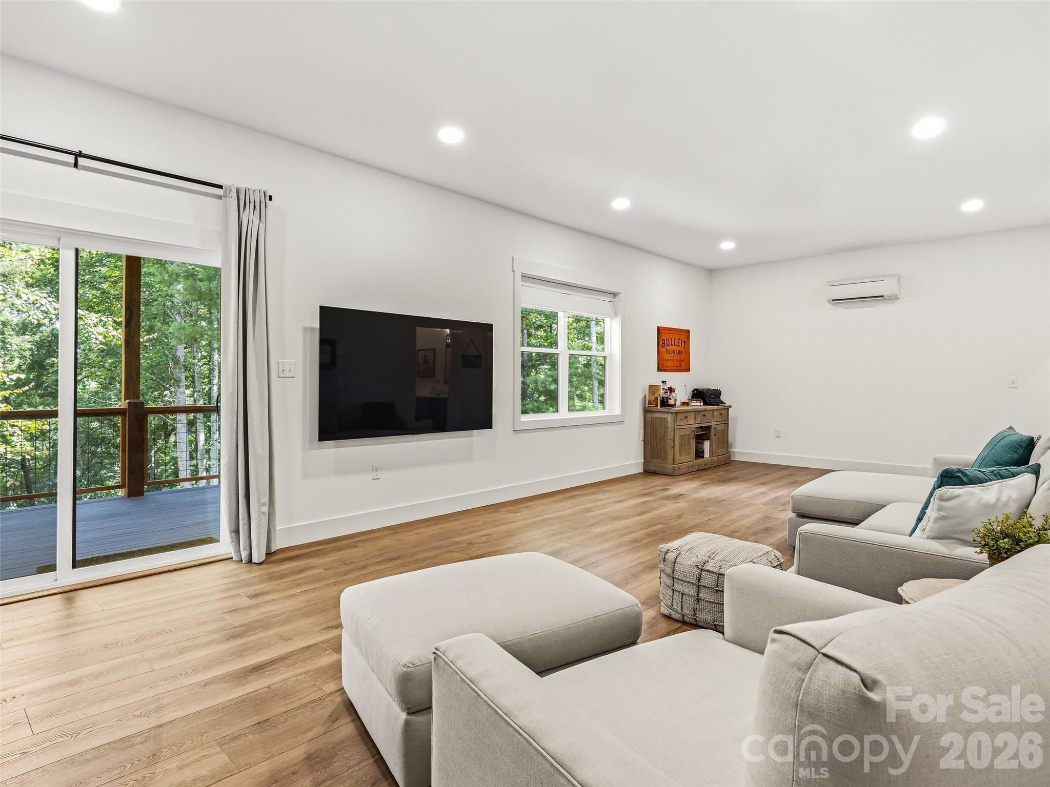 181 Byron Forest Drive Property Photo 34