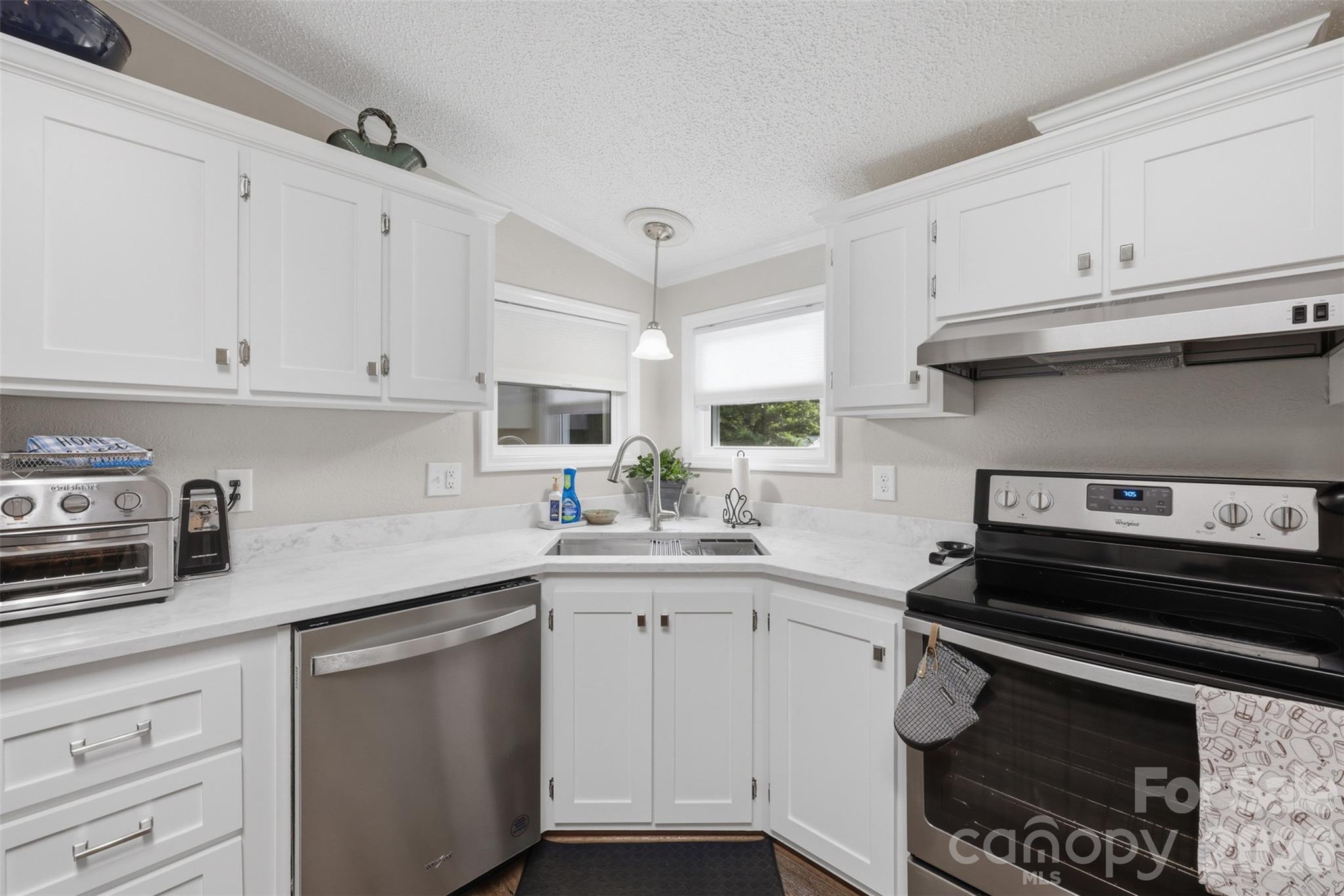 446 Heritage Circle Property Photo 11