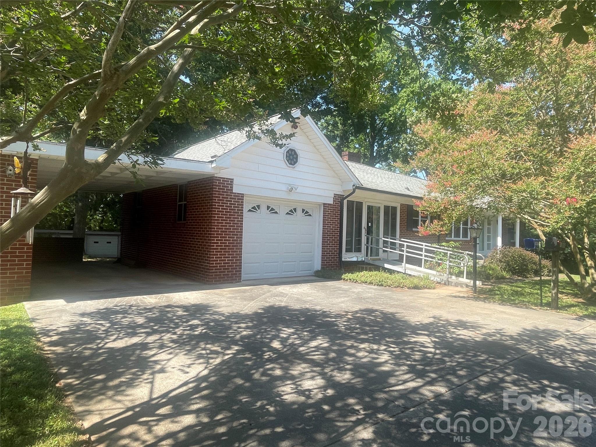 1099 Amherst Road Property Photo 2