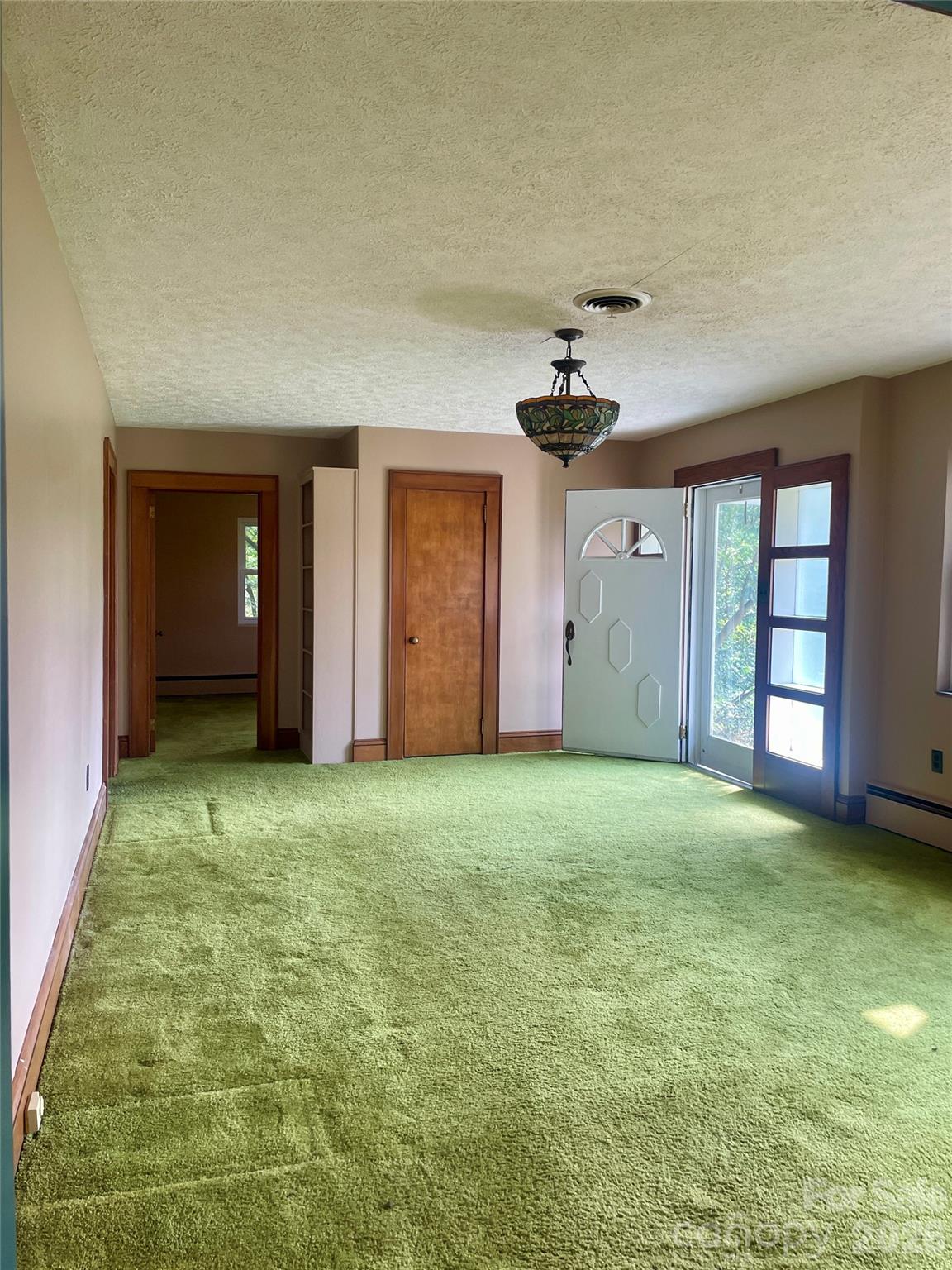 1099 Amherst Road Property Photo 12