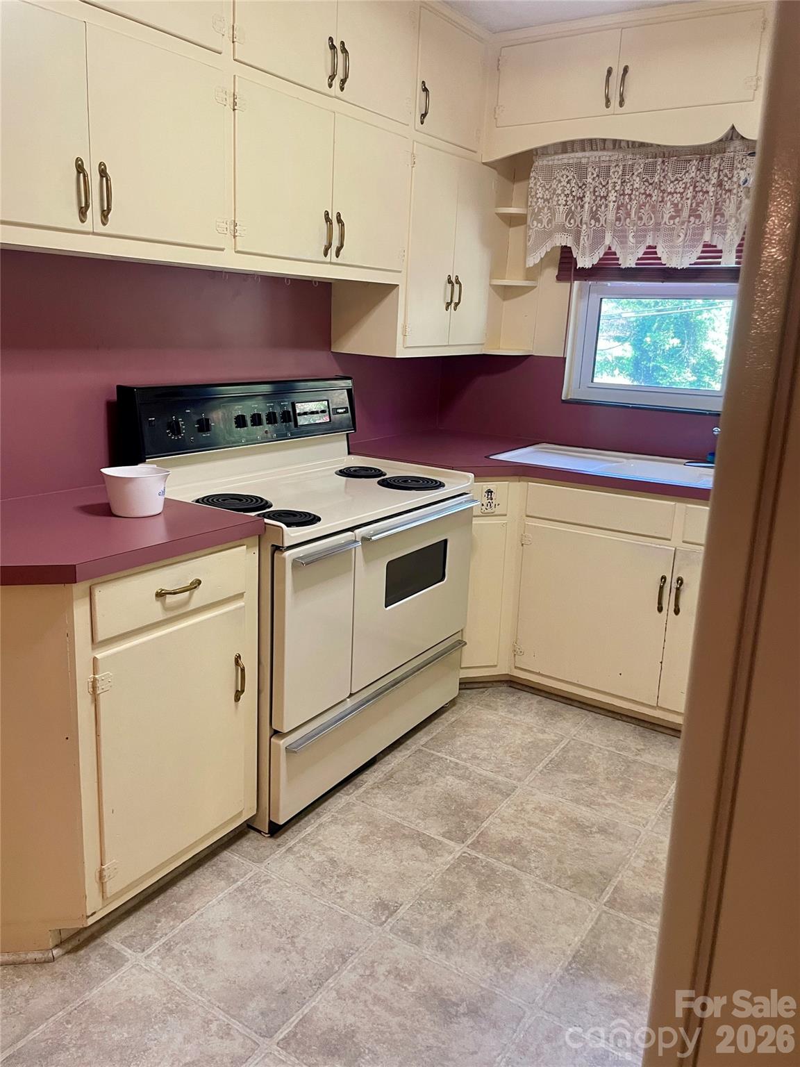 1099 Amherst Road Property Photo 14