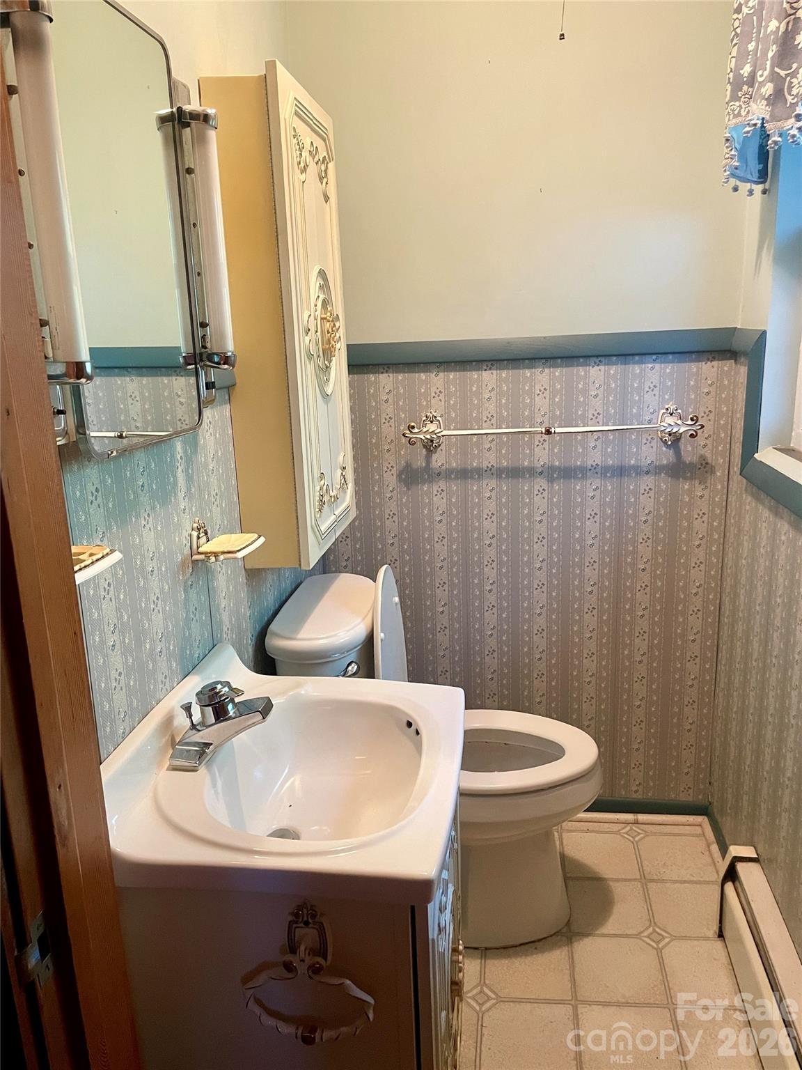 1099 Amherst Road Property Photo 15