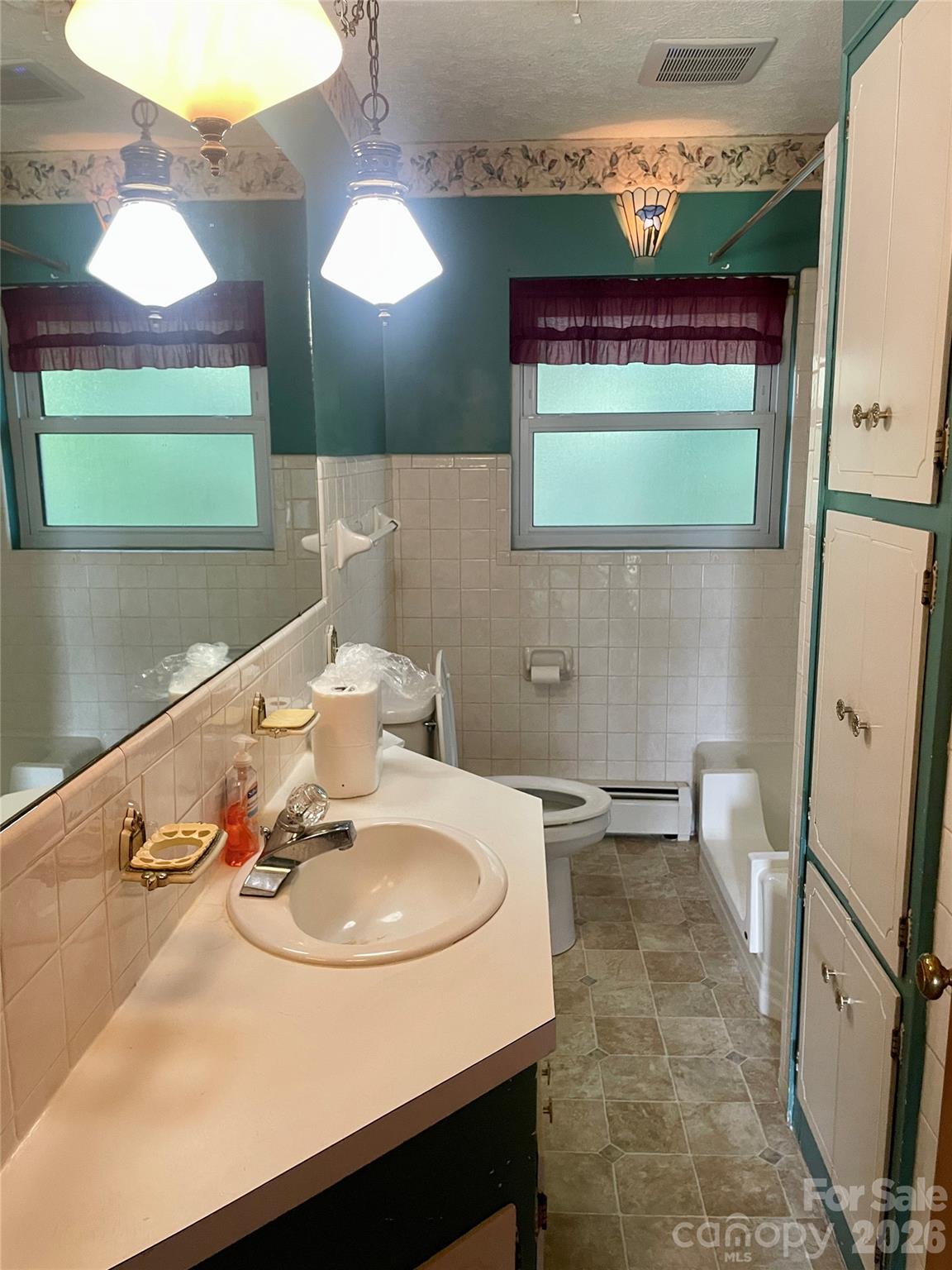 1099 Amherst Road Property Photo 16