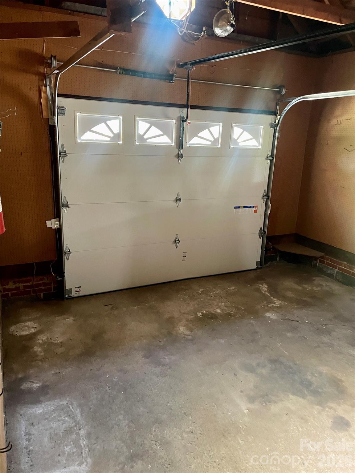 1099 Amherst Road Property Photo 18