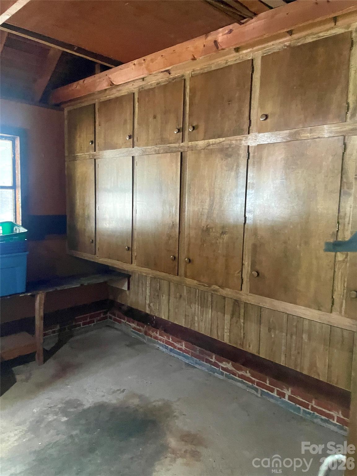 1099 Amherst Road Property Photo 19