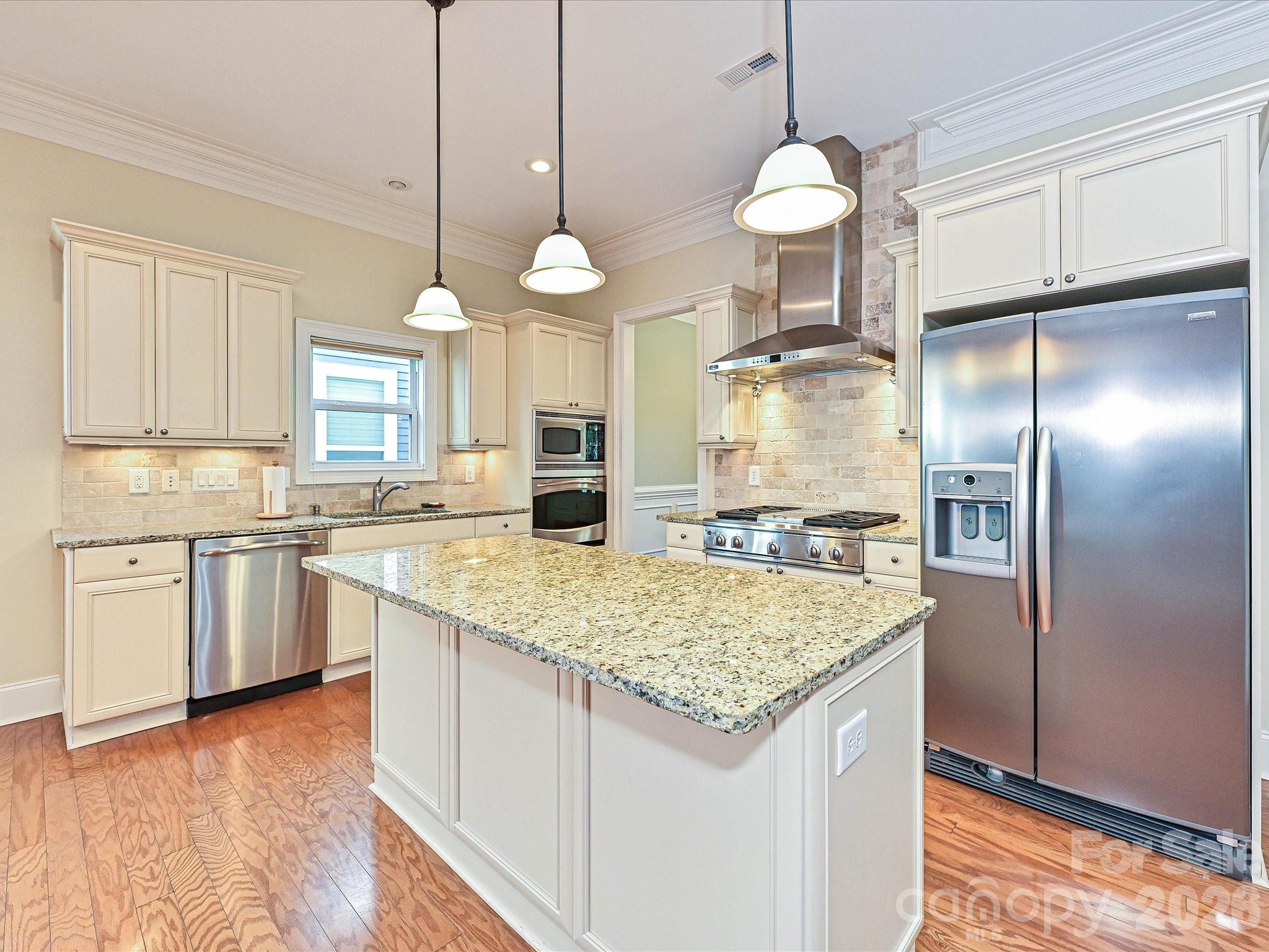 21816 Chapel Way Property Photo 5