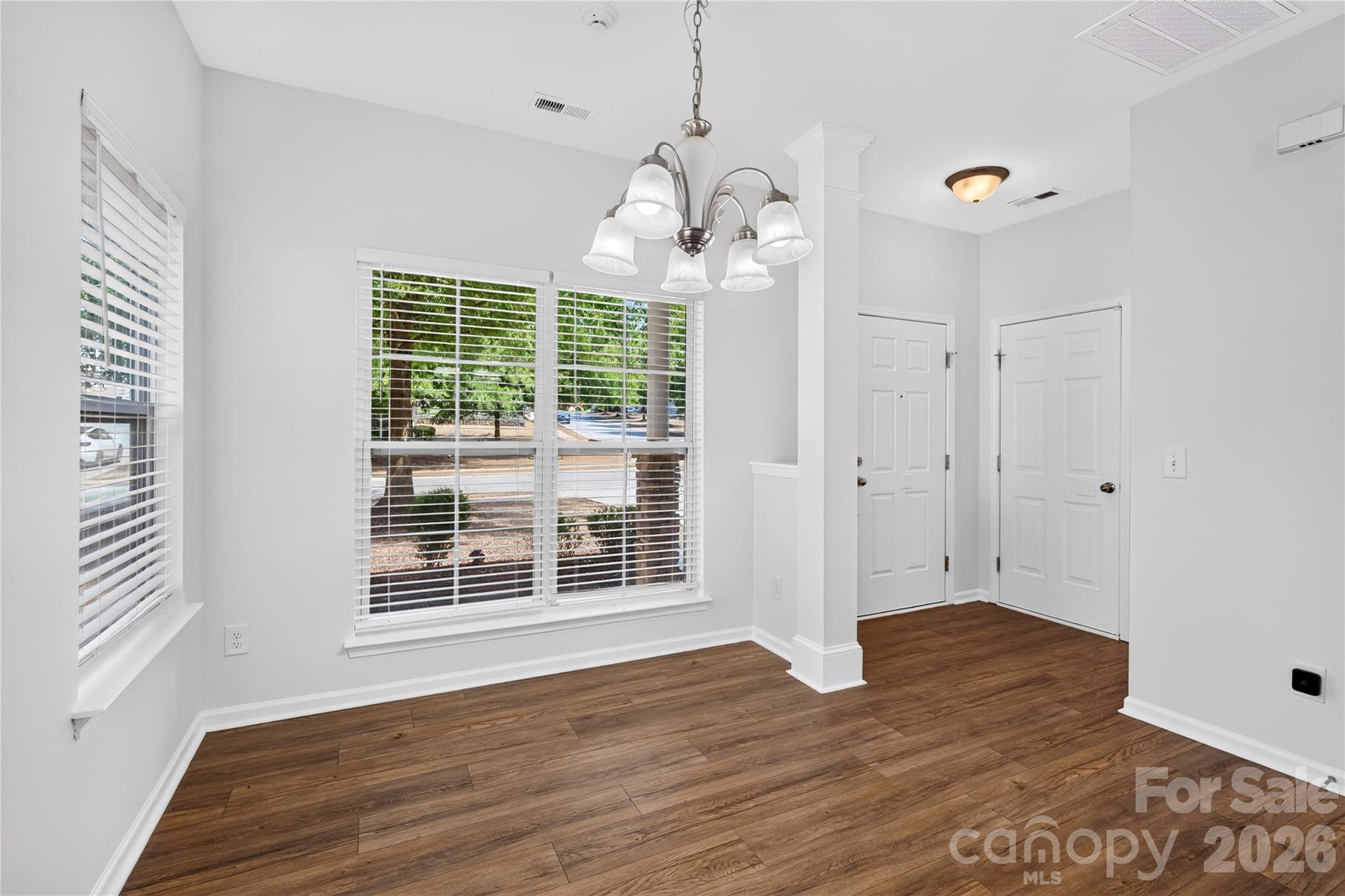 4711 Craigmoss Lane Property Photo 6