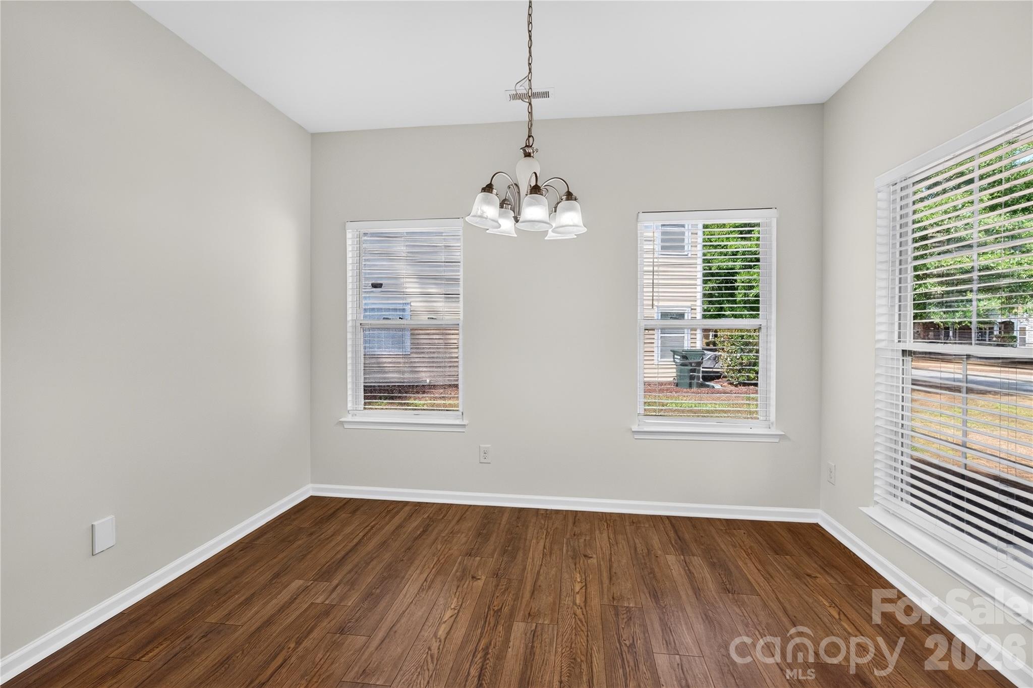 4711 Craigmoss Lane Property Photo 8