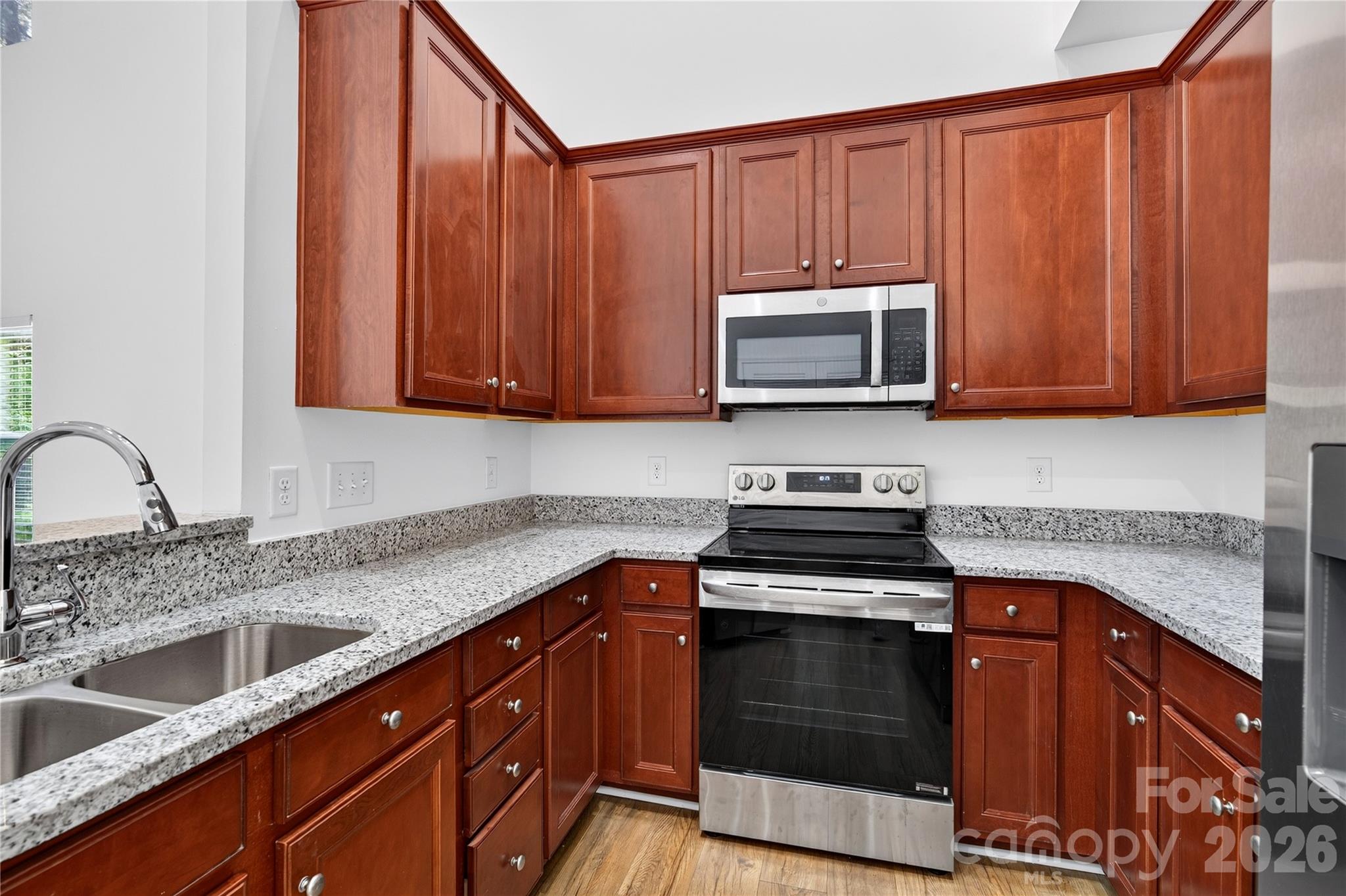4711 Craigmoss Lane Property Photo 9