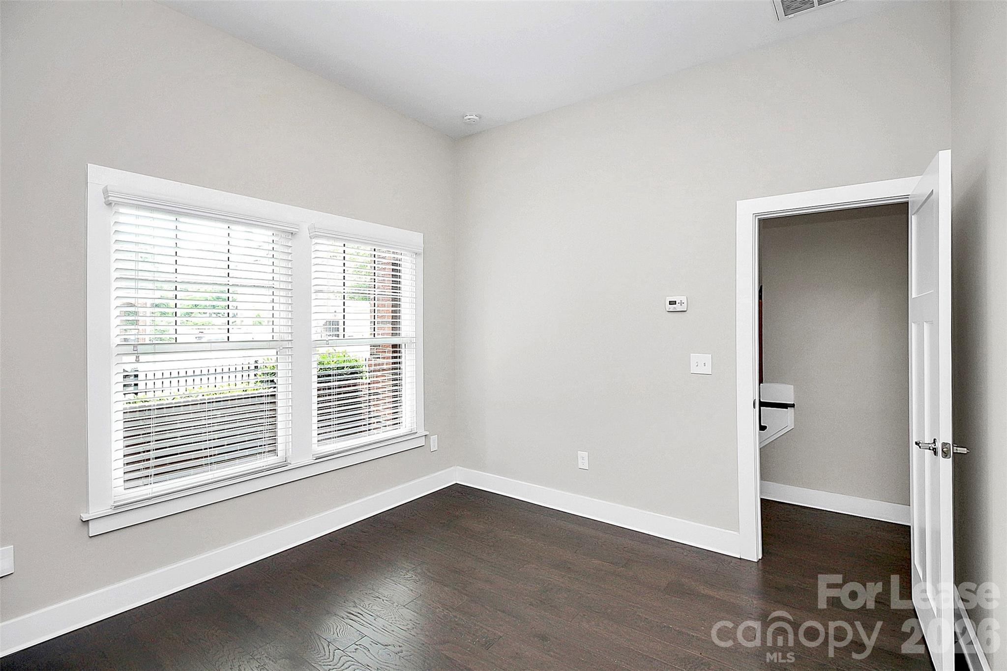 1420 W 4th Street Property Photo 4