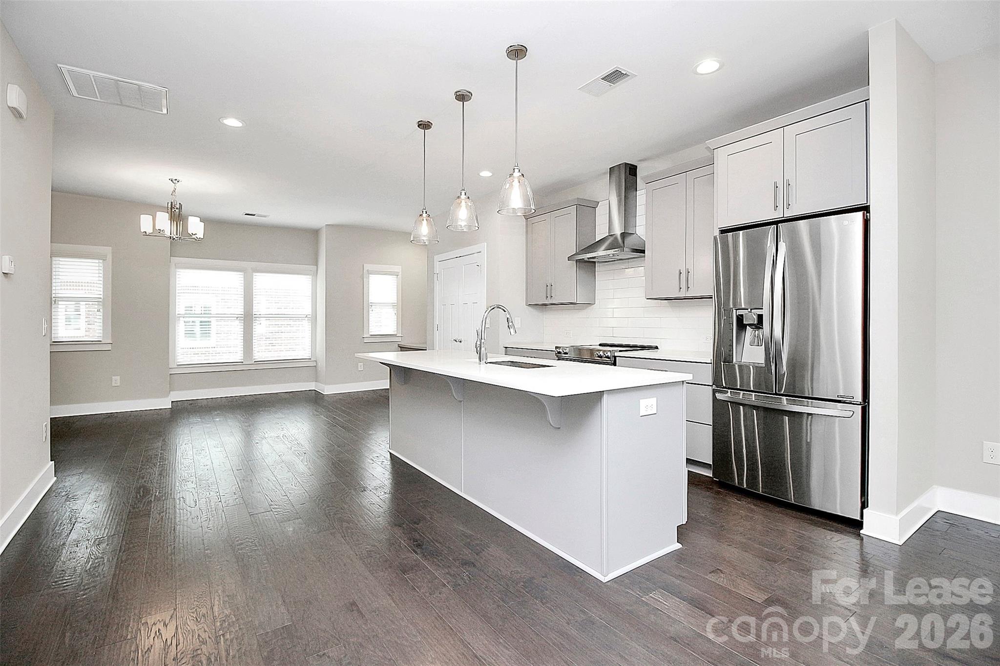 1420 W 4th Street Property Photo 7