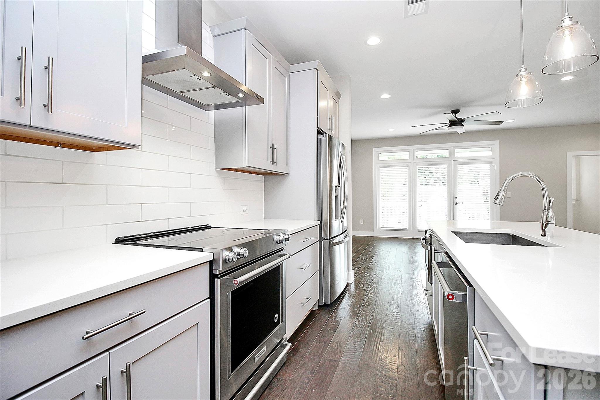 1420 W 4th Street Property Photo 9