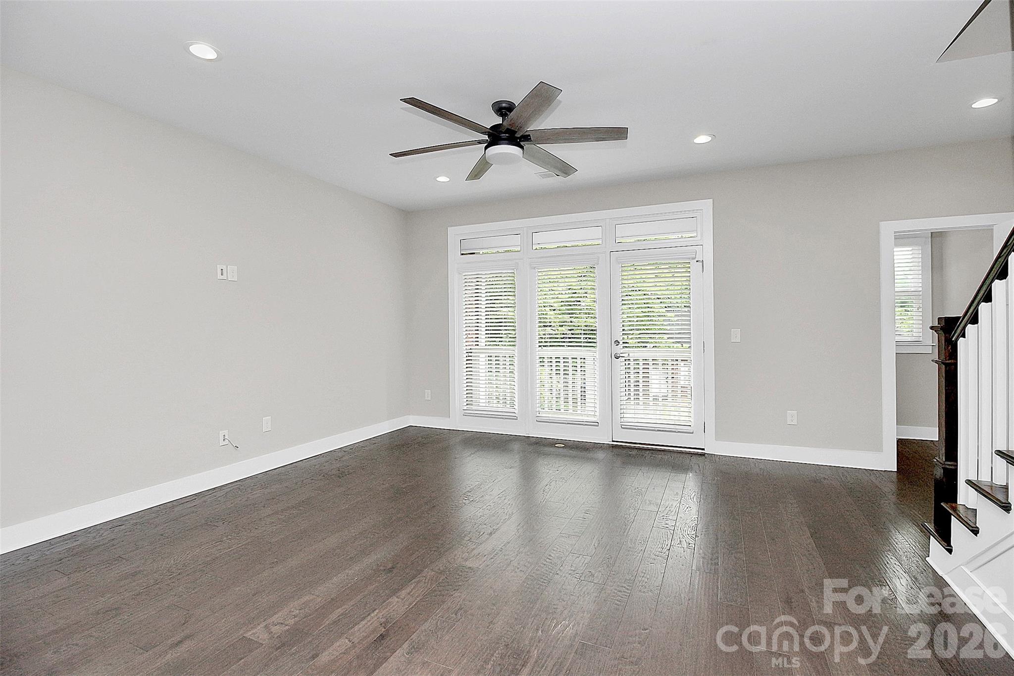 1420 W 4th Street Property Photo 10