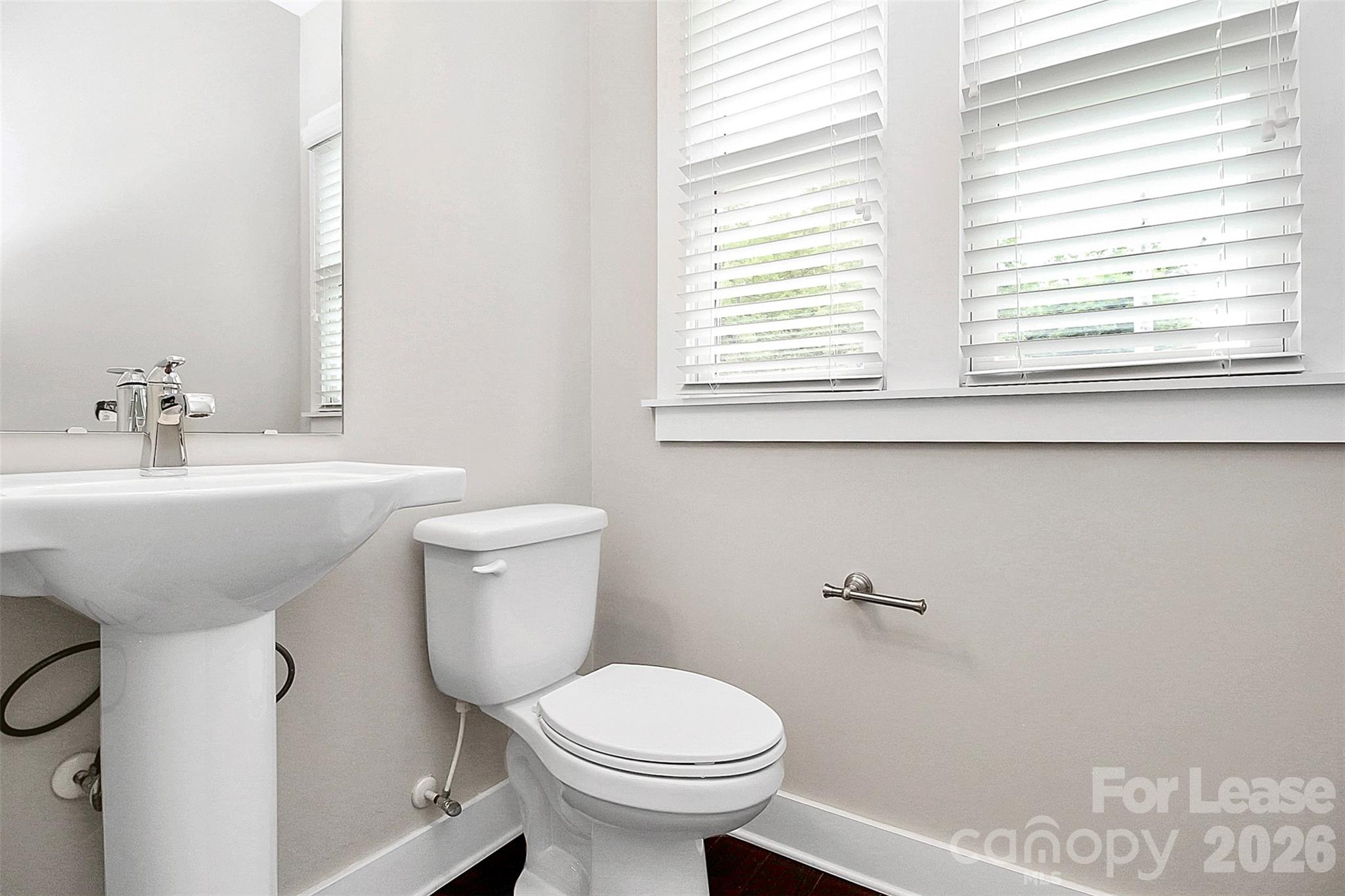 1420 W 4th Street Property Photo 11