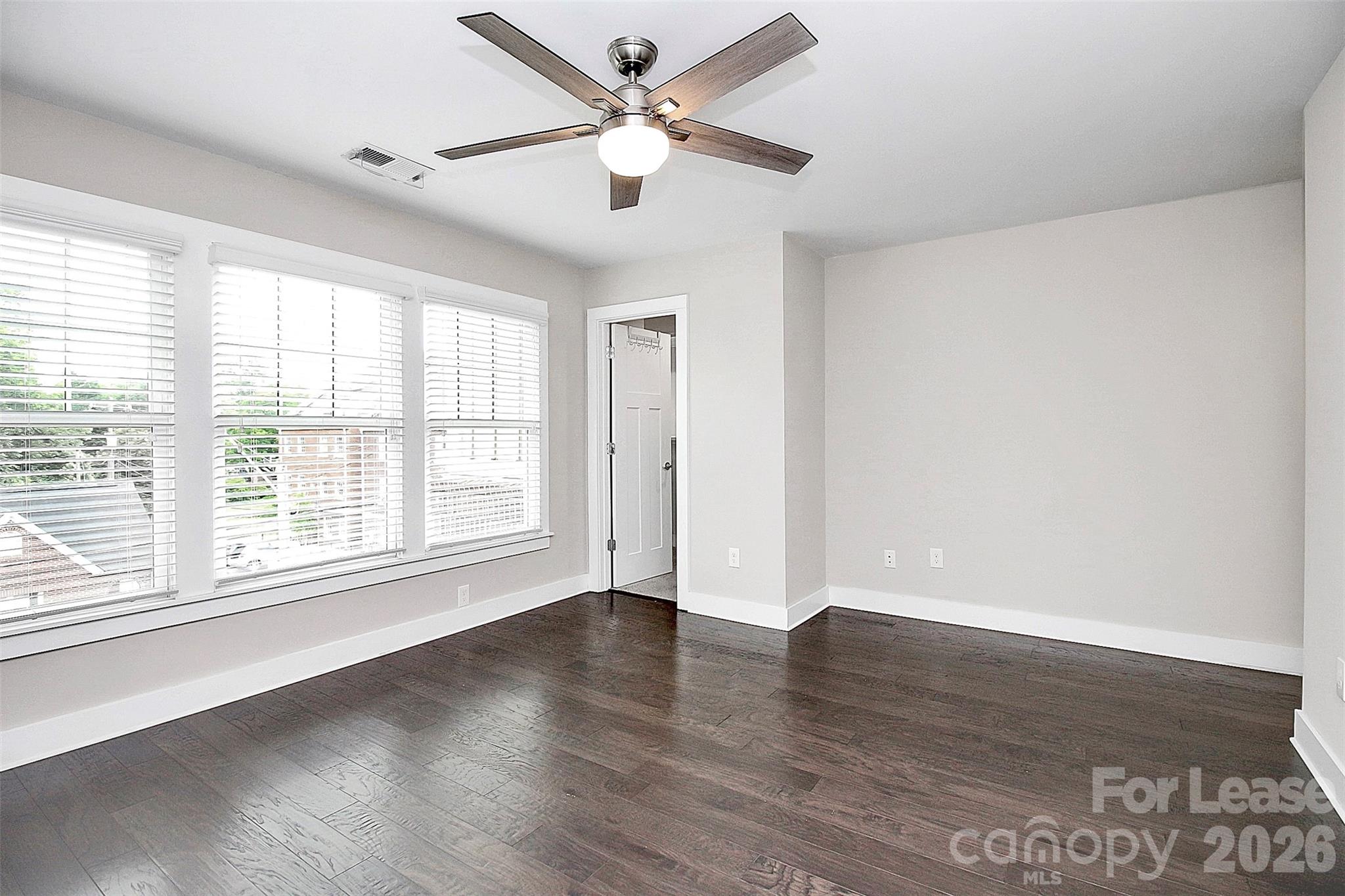 1420 W 4th Street Property Photo 12
